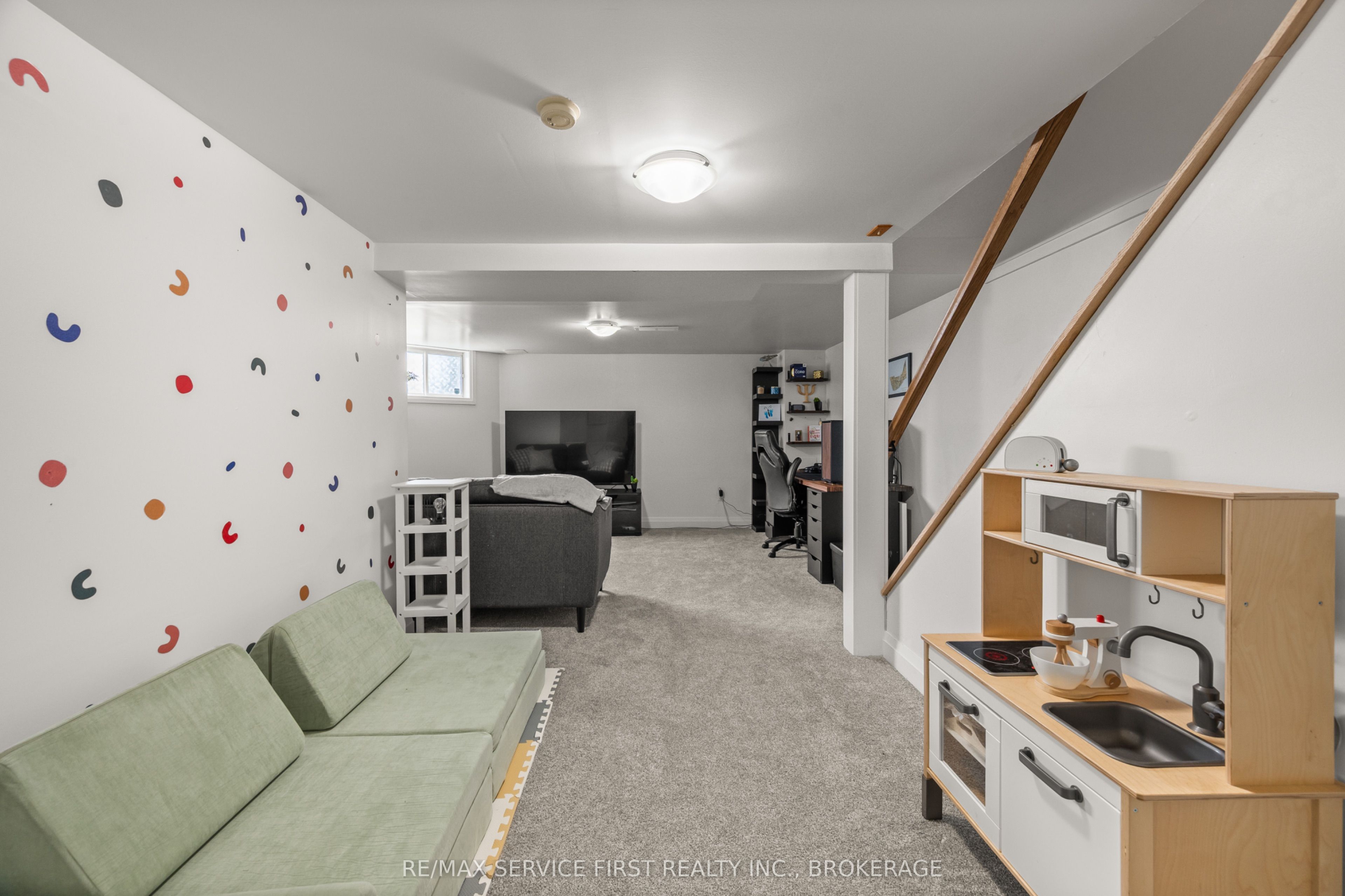 53 Mckeown Crescent Property Photo 27