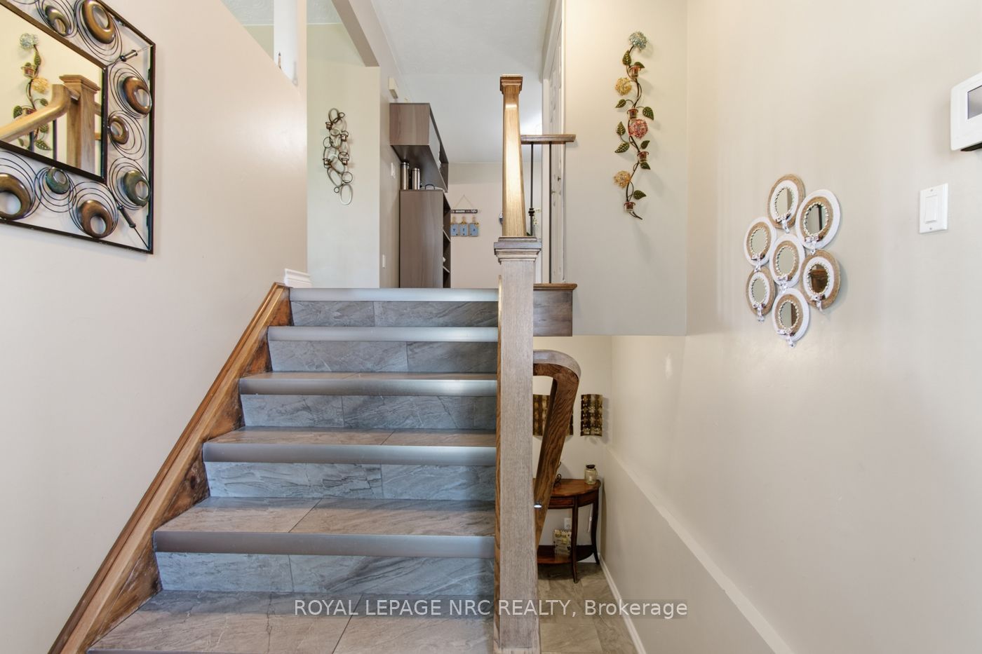 28 Rollins Drive Property Photo 3