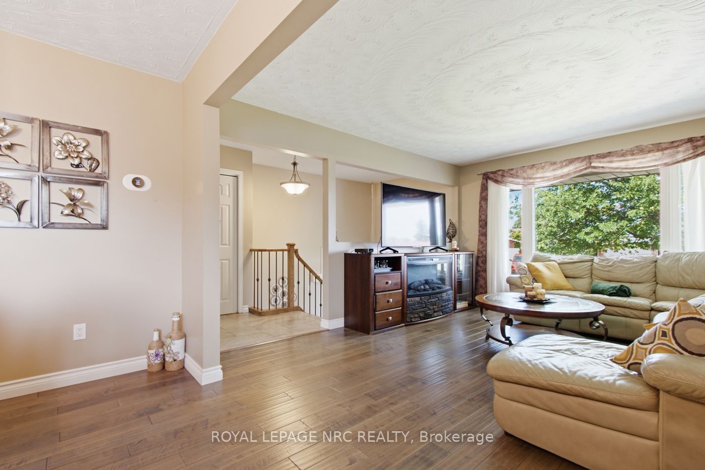 28 Rollins Drive Property Photo 4