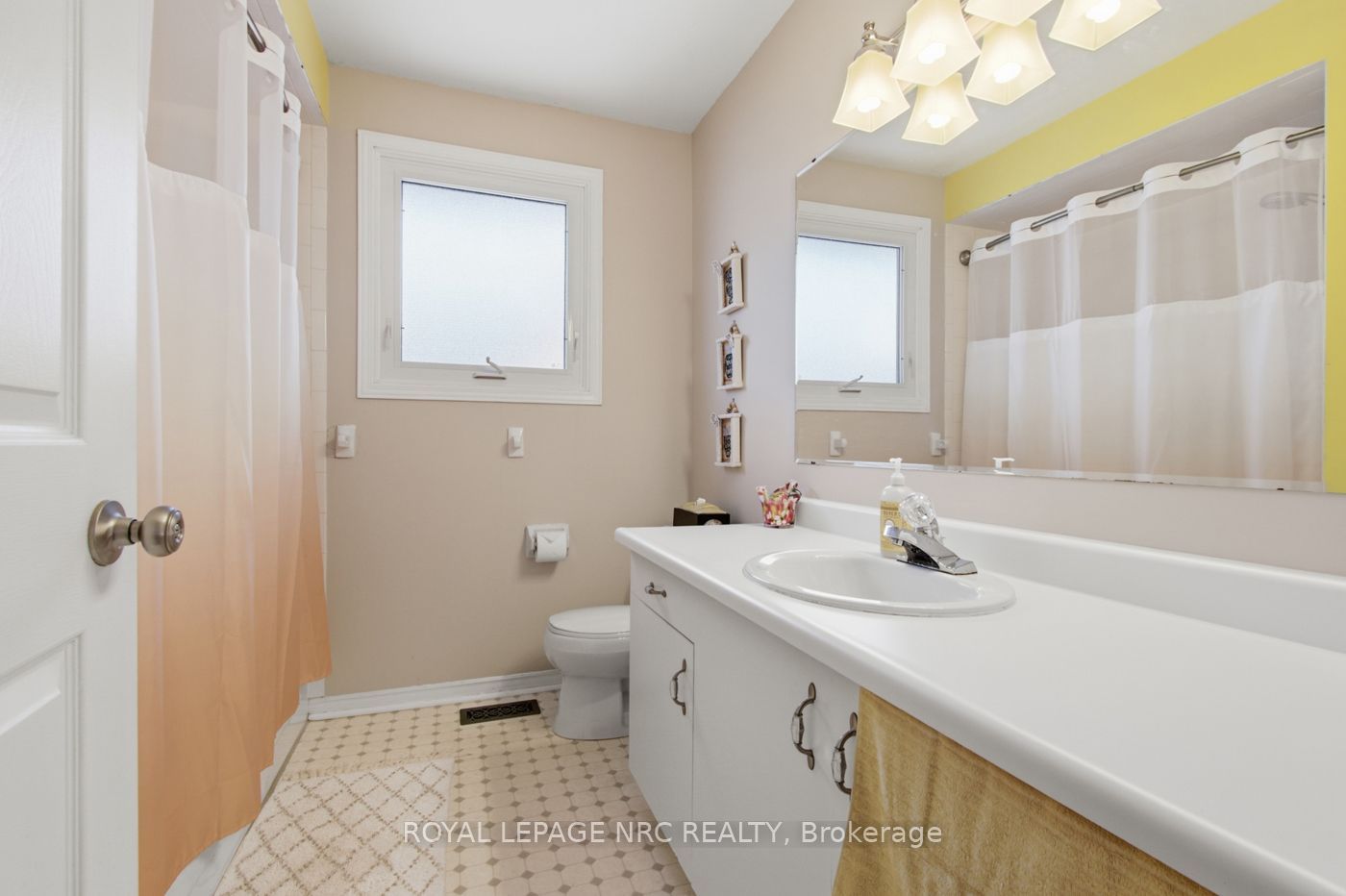 28 Rollins Drive Property Photo 18