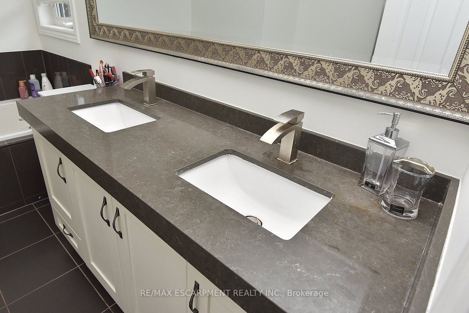 74 Lampman Drive Property Photo 27