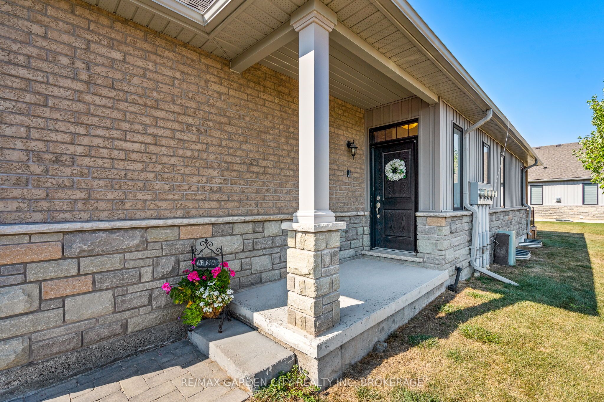 54 Borden Trail Property Photo 3