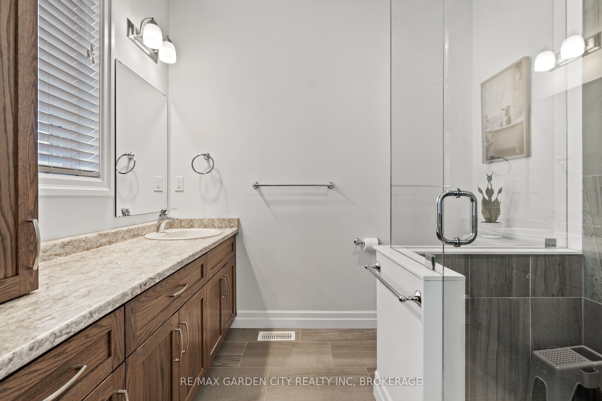 54 Borden Trail Property Photo 15