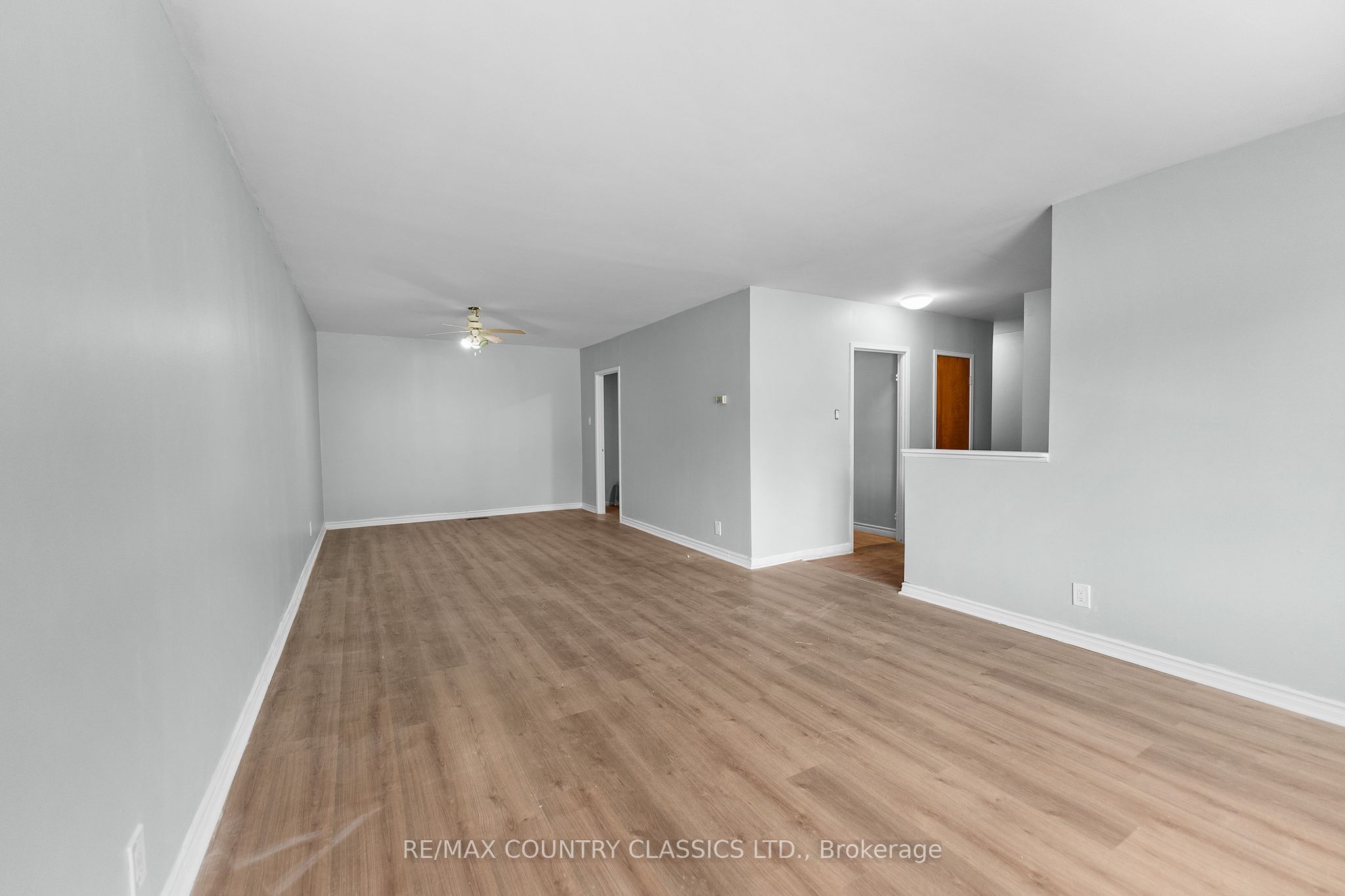 1043 Estates Road Property Photo 8