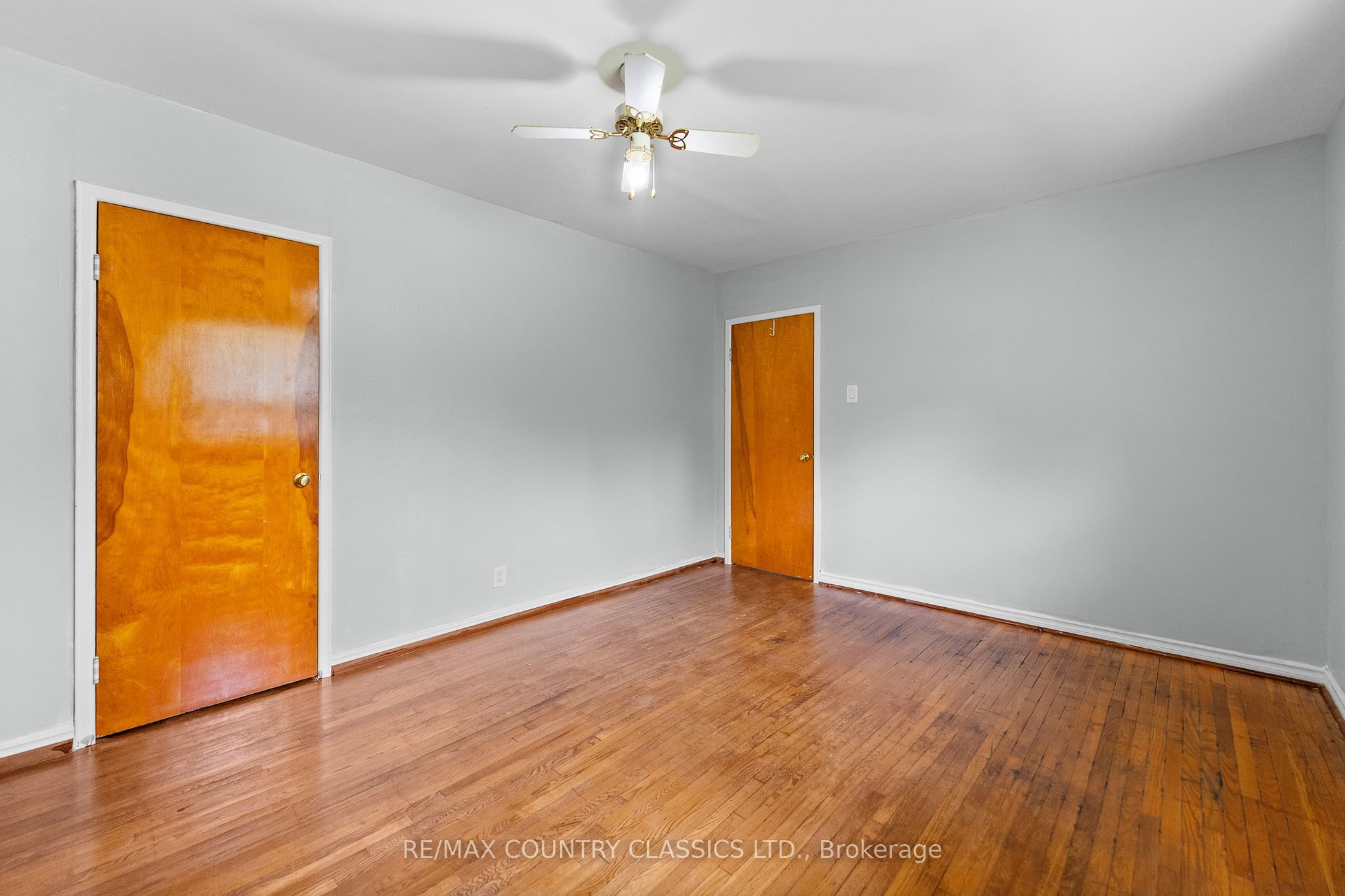 1043 Estates Road Property Photo 16