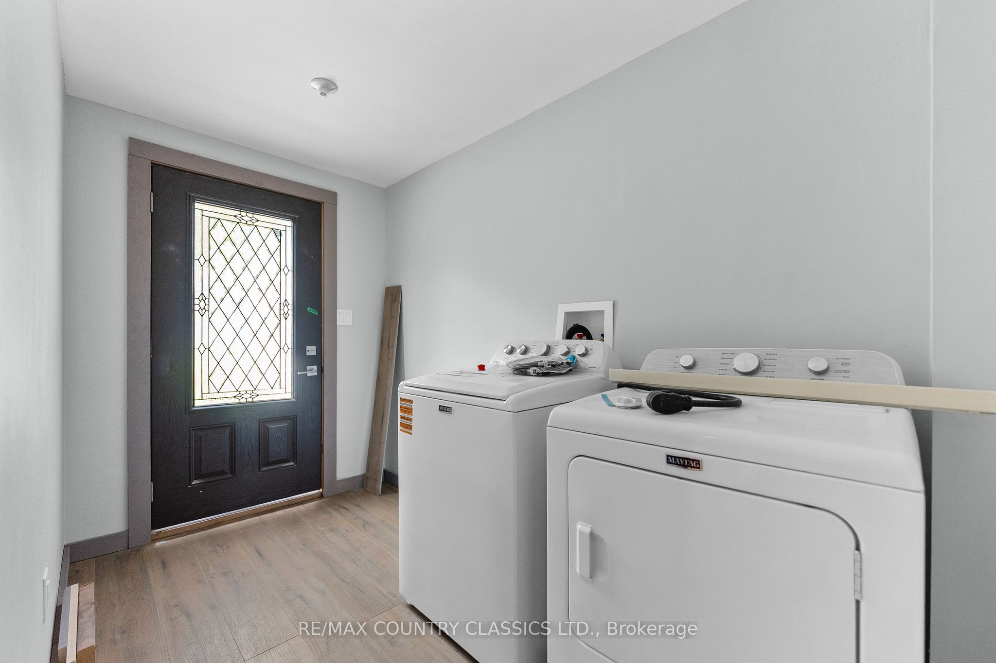 1043 Estates Road Property Photo 21