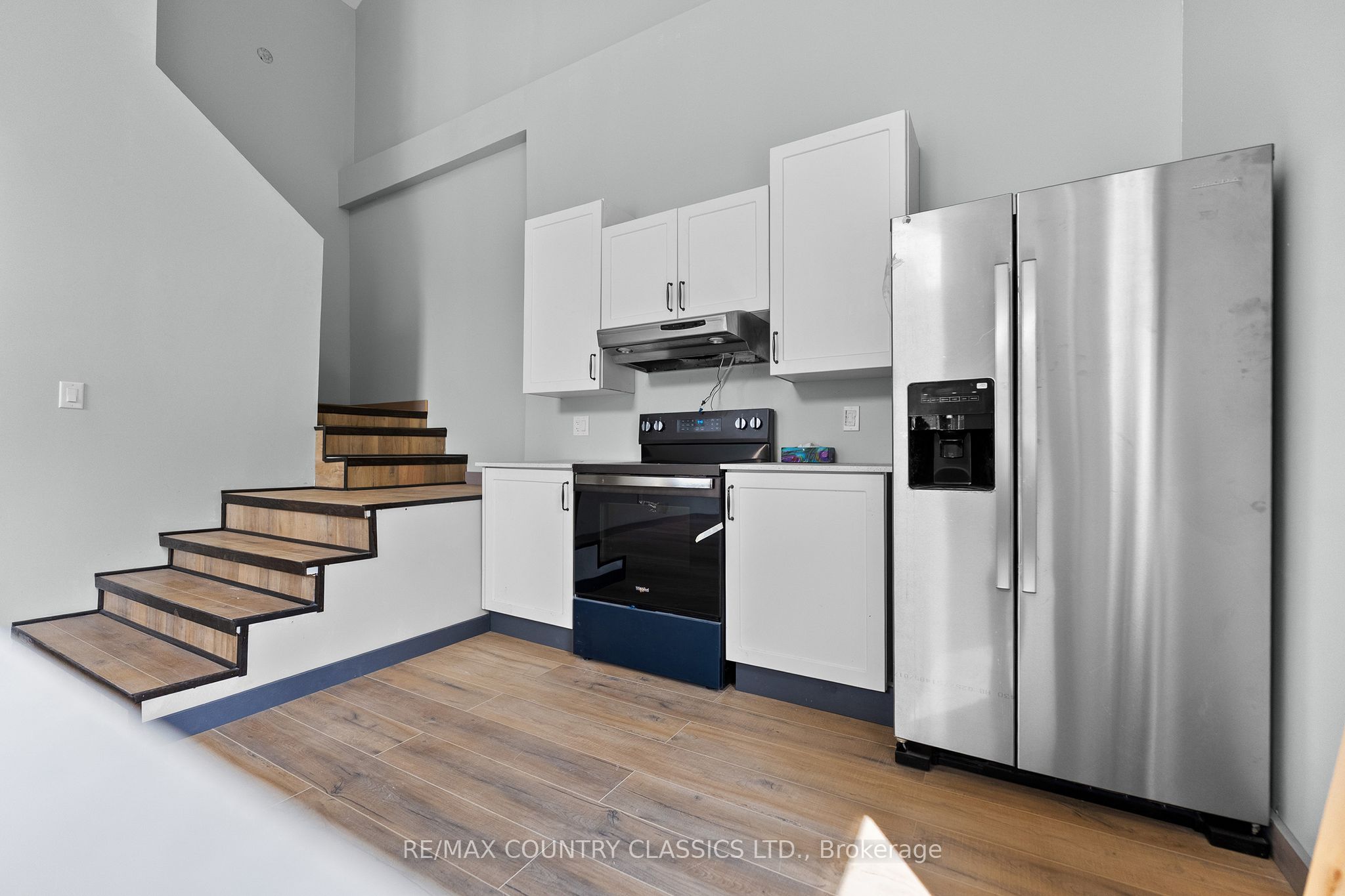 1043 Estates Road Property Photo 28