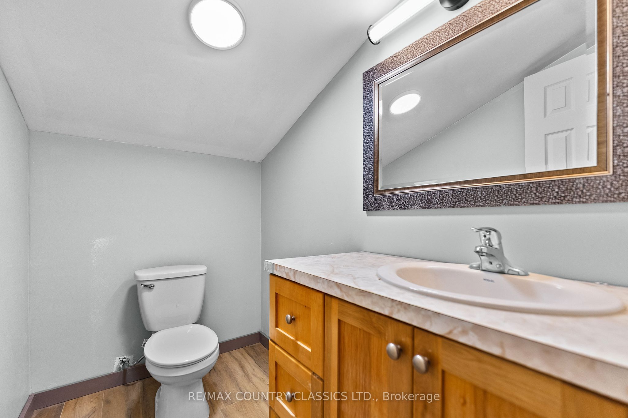 1043 Estates Road Property Photo 37