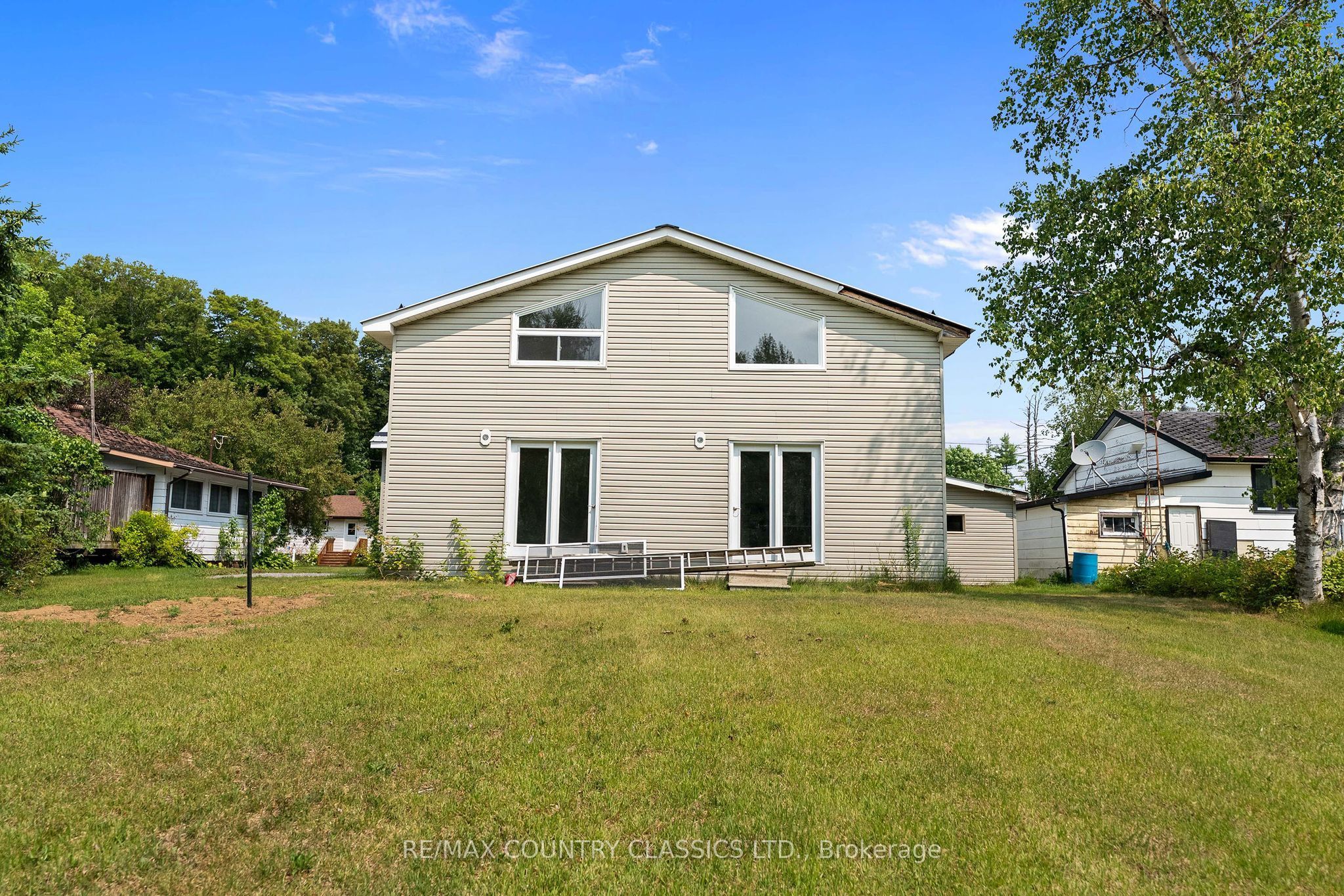1043 Estates Road Property Photo 40