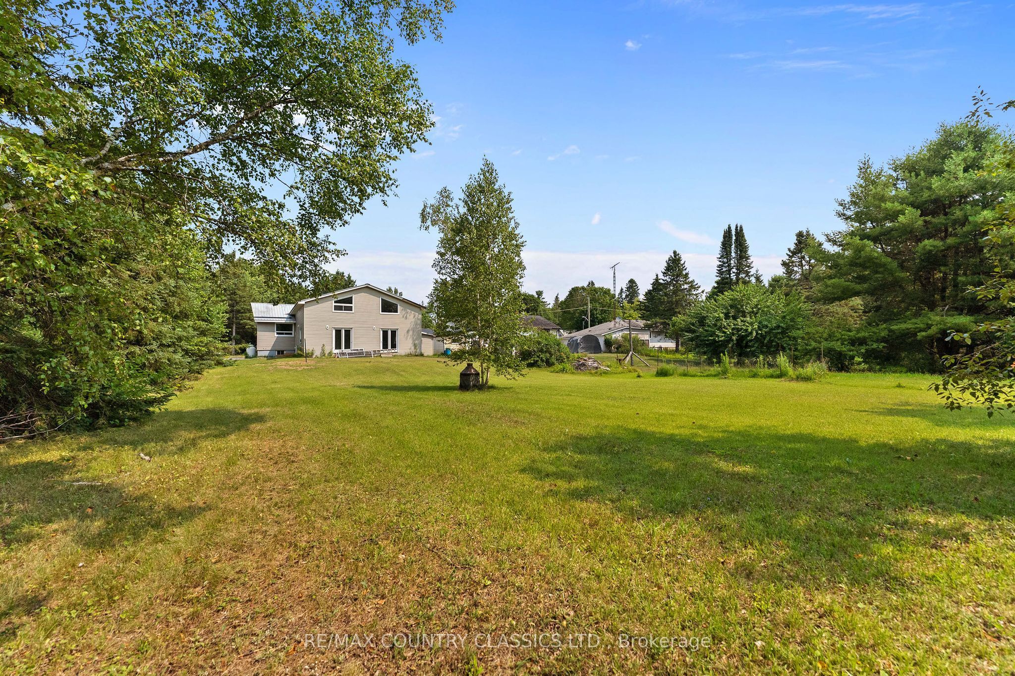 1043 Estates Road Property Photo 42