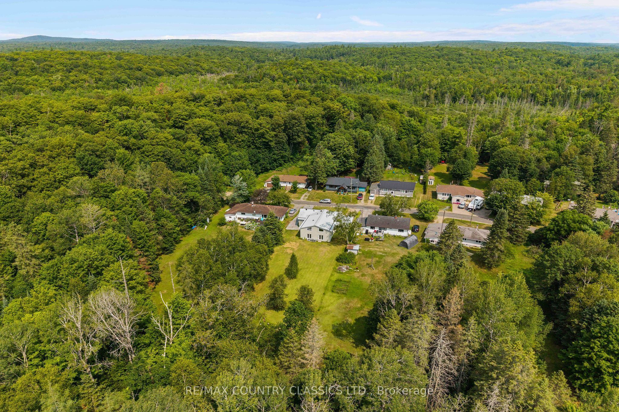 1043 Estates Road Property Photo 44