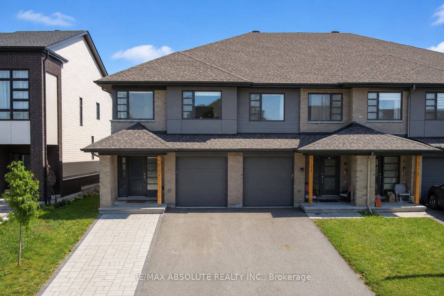 1072 Lunar Glow Crescent Property Photo 1