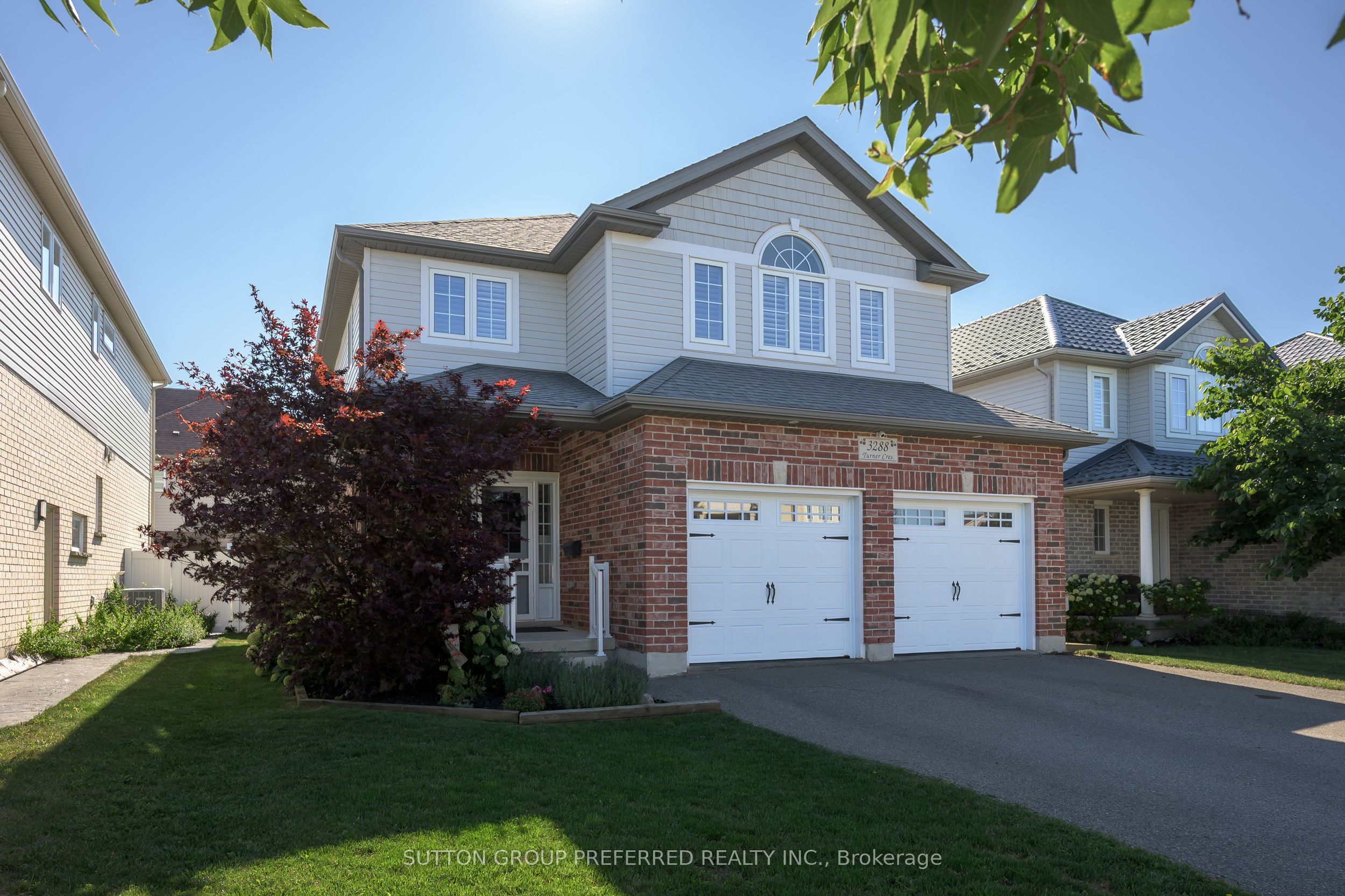 3288 Turner Crescent Property Photo 2