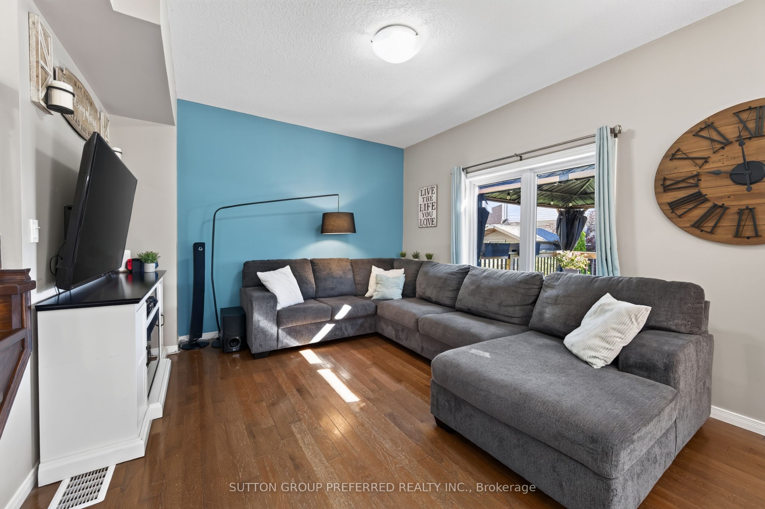 3288 Turner Crescent Property Photo 11