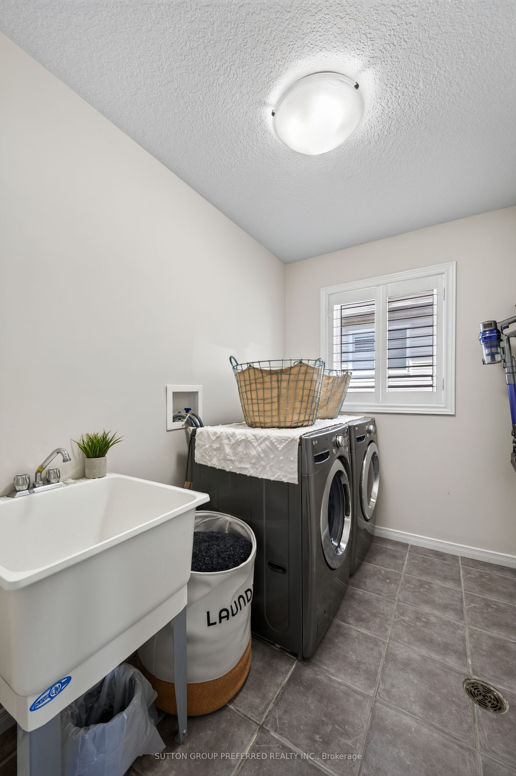 3288 Turner Crescent Property Photo 25