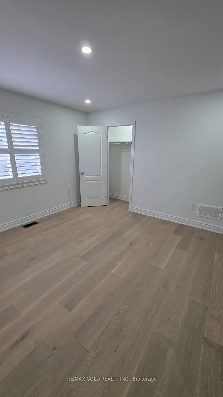 318 Wallace Street Property Photo 4
