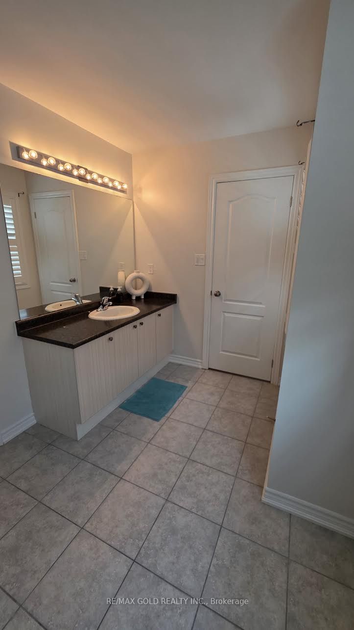 318 Wallace Street Property Photo 5