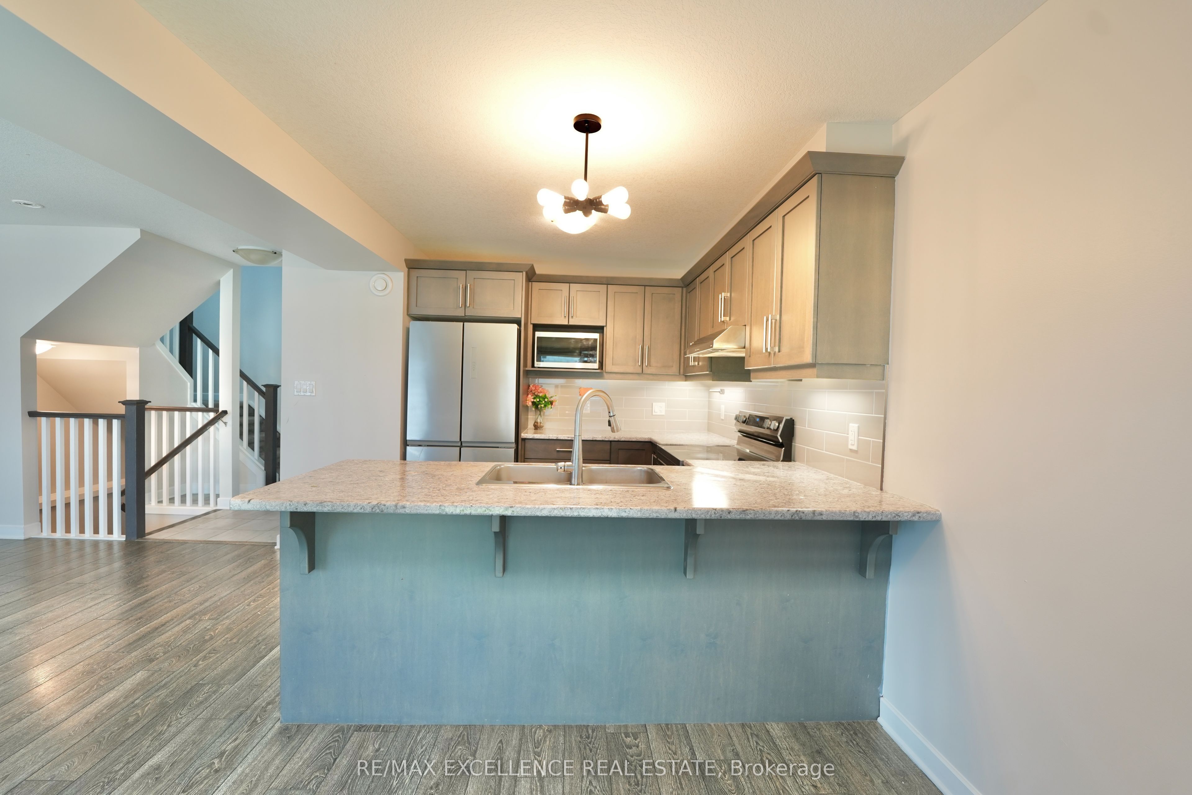18 Weir Crescent Property Photo 5