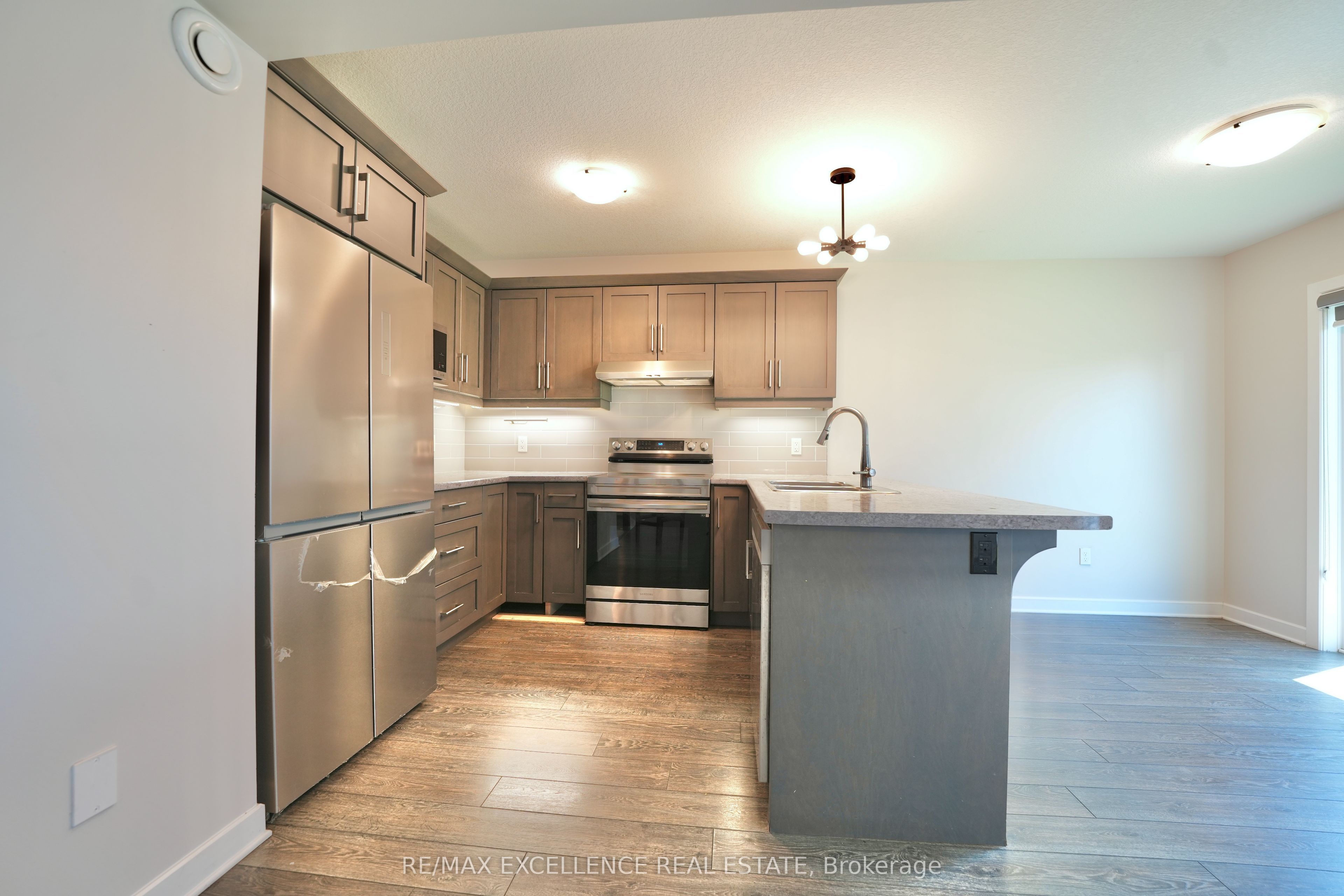 18 Weir Crescent Property Photo 6