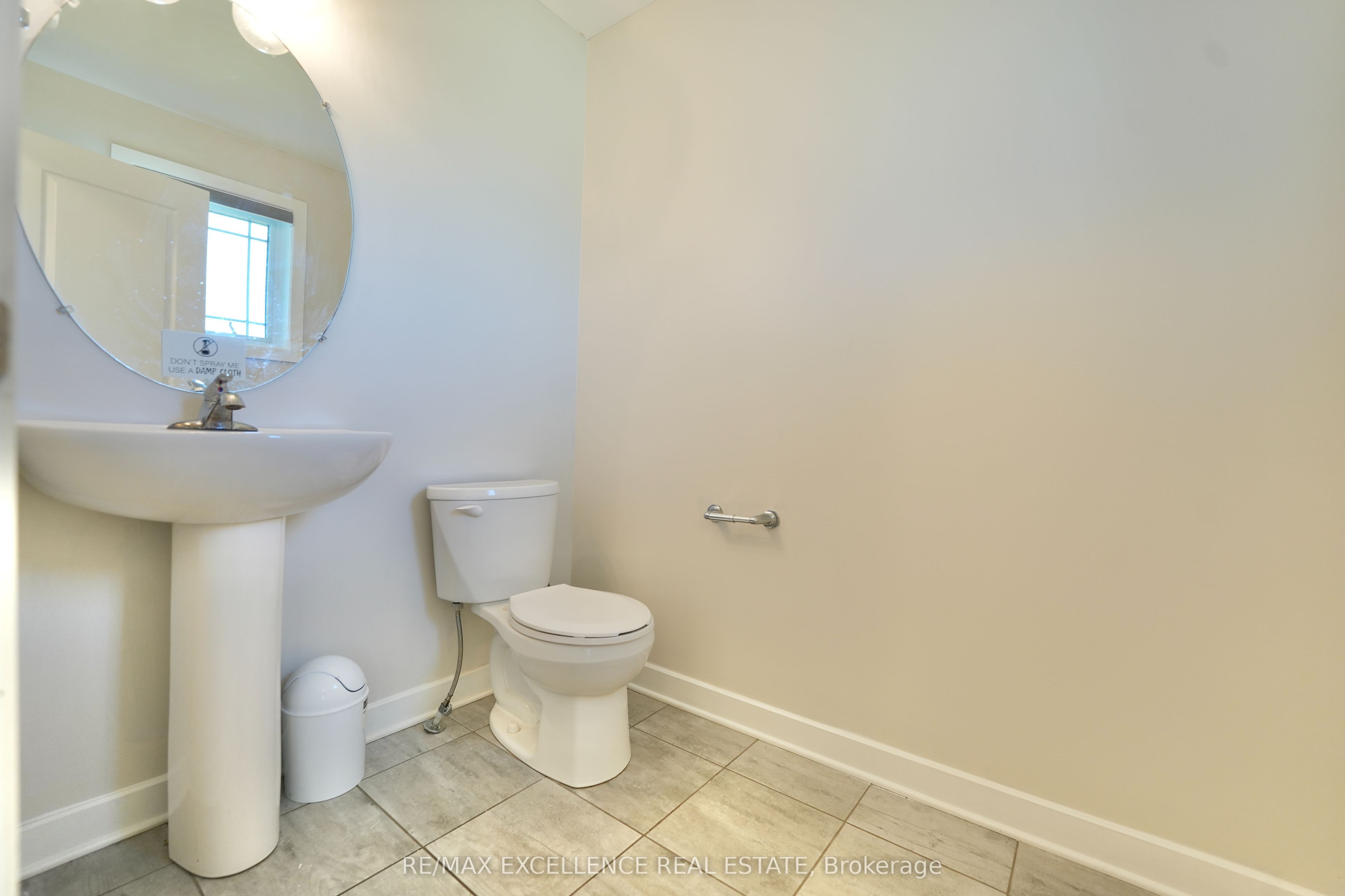 18 Weir Crescent Property Photo 11
