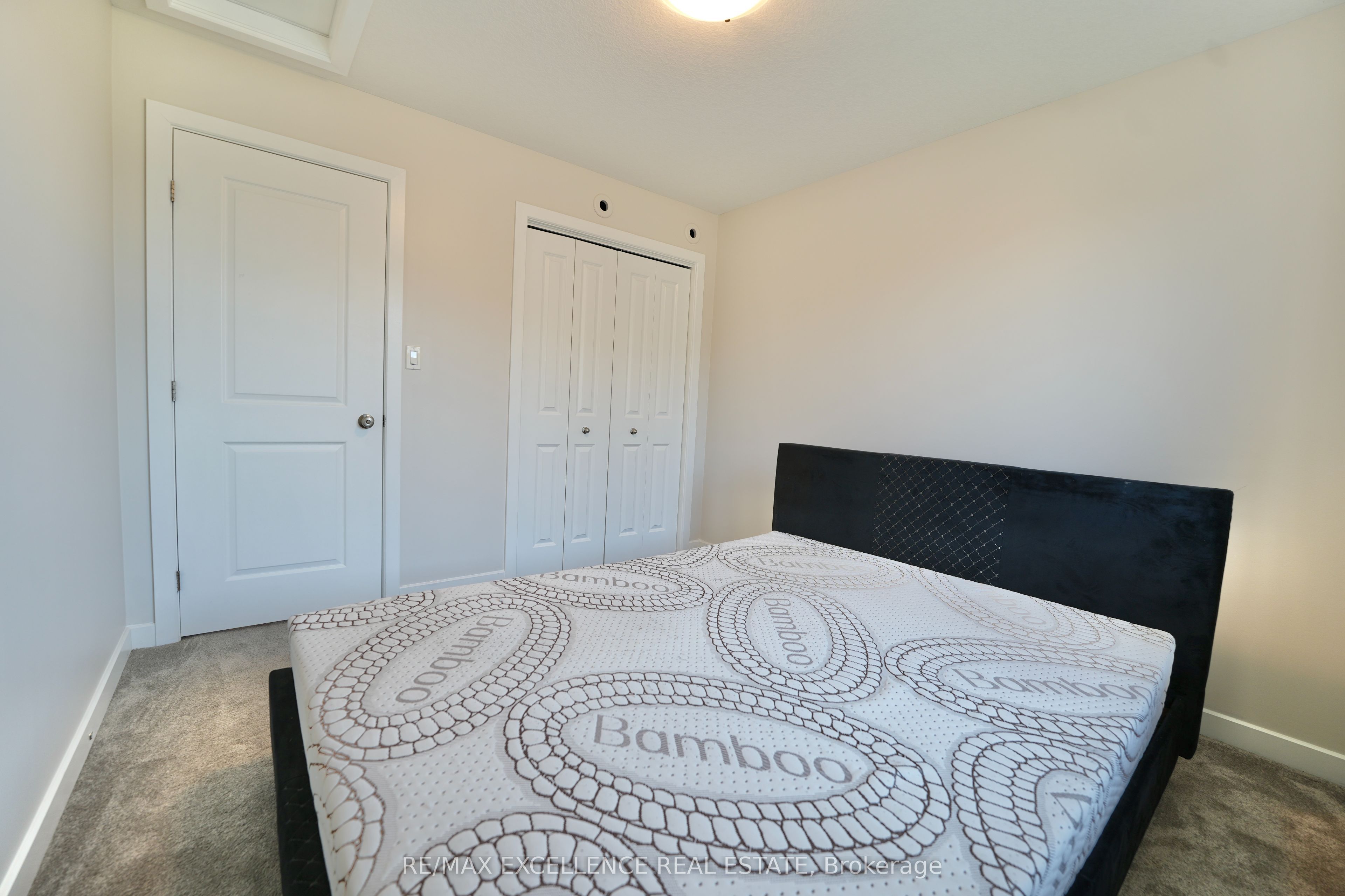 18 Weir Crescent Property Photo 15
