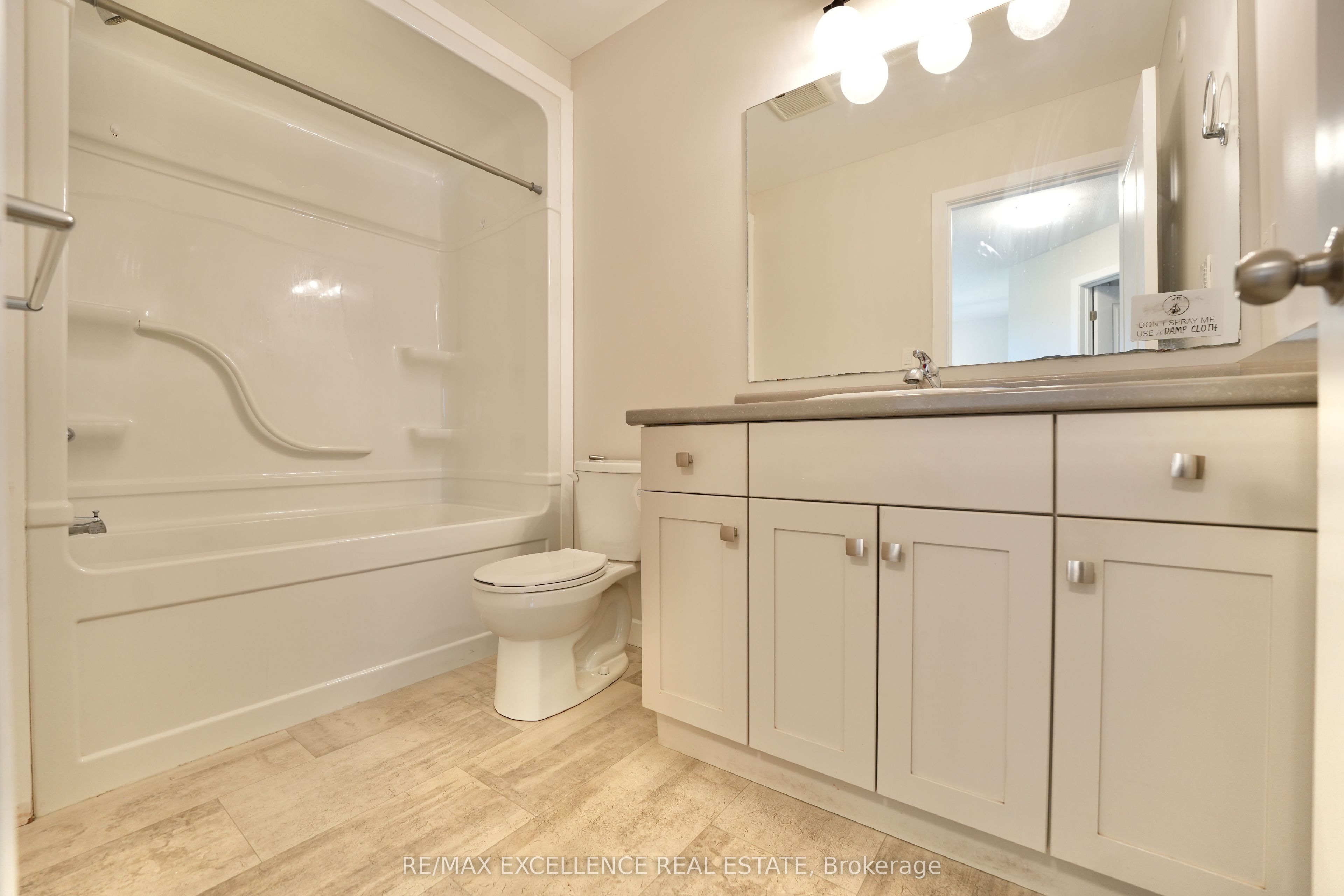 18 Weir Crescent Property Photo 18