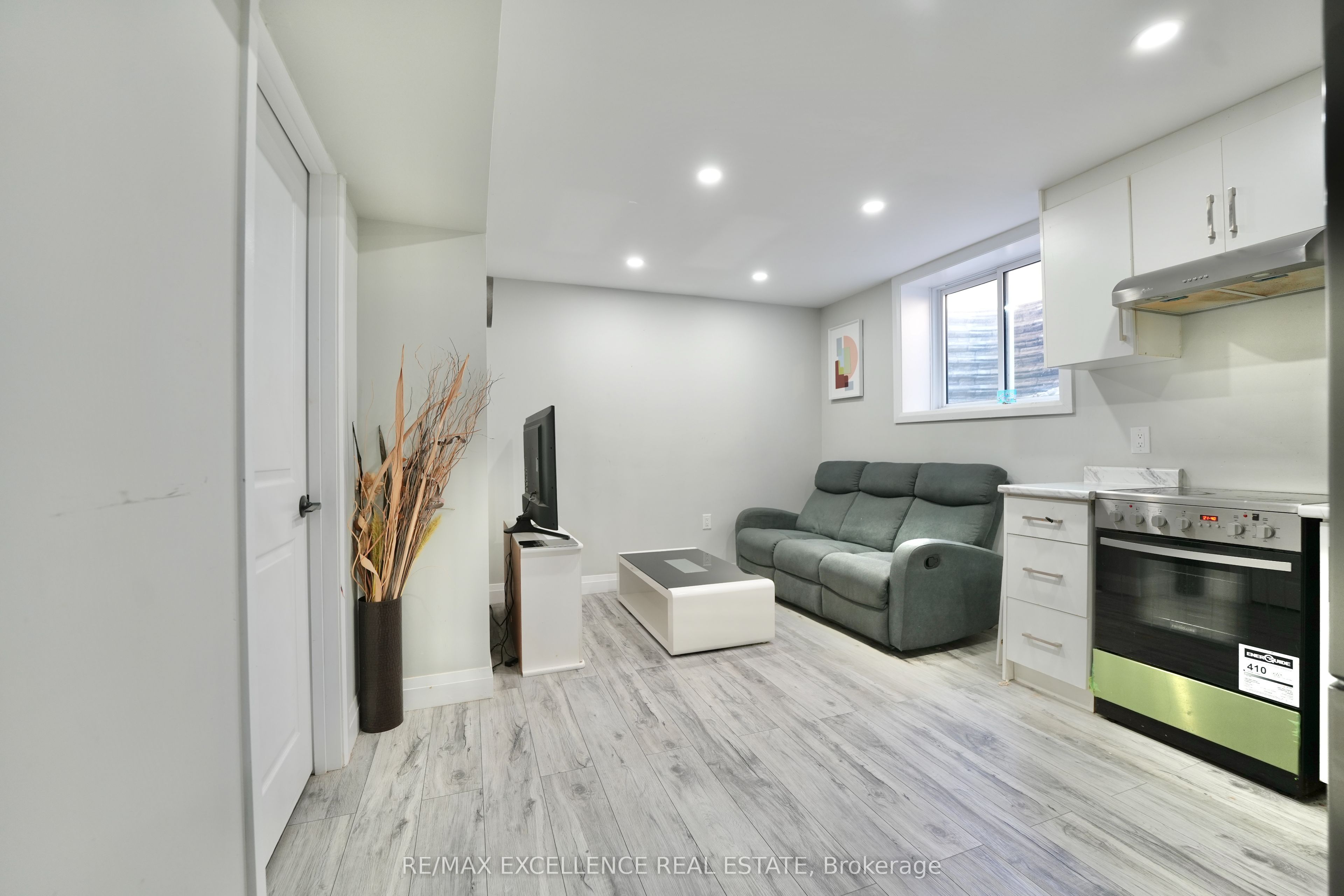 18 Weir Crescent Property Photo 21