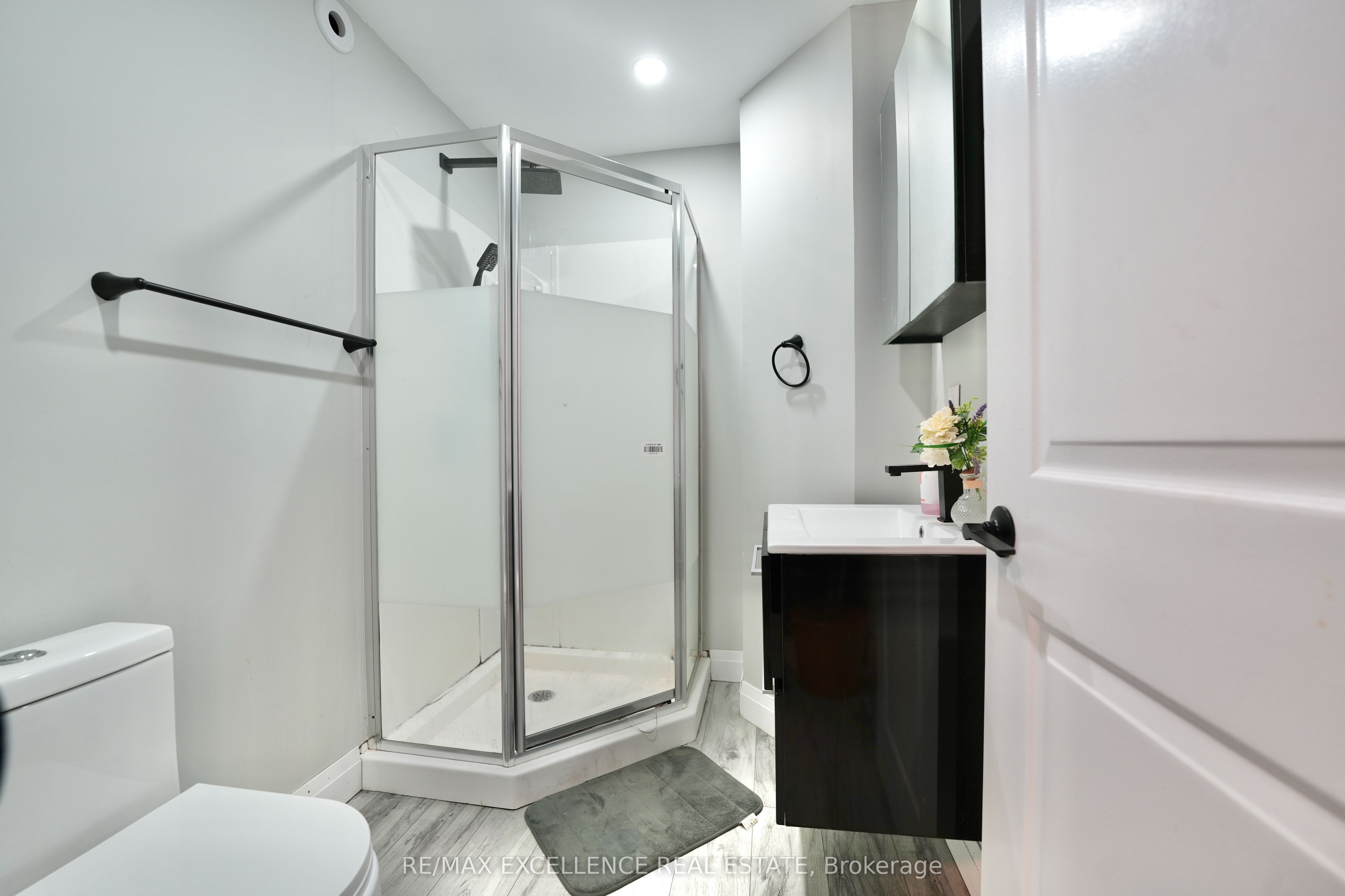 18 Weir Crescent Property Photo 25