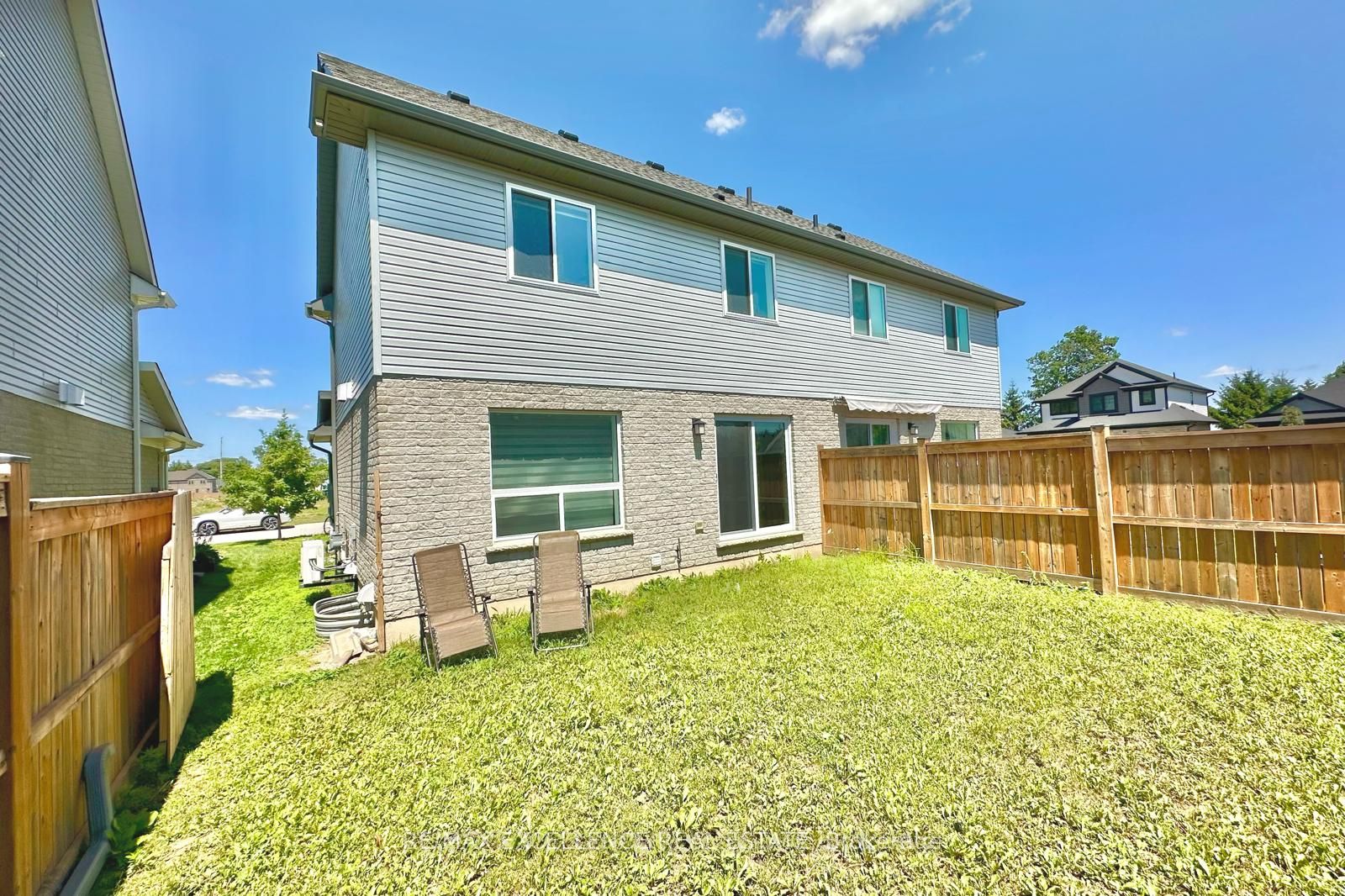 18 Weir Crescent Property Photo 27
