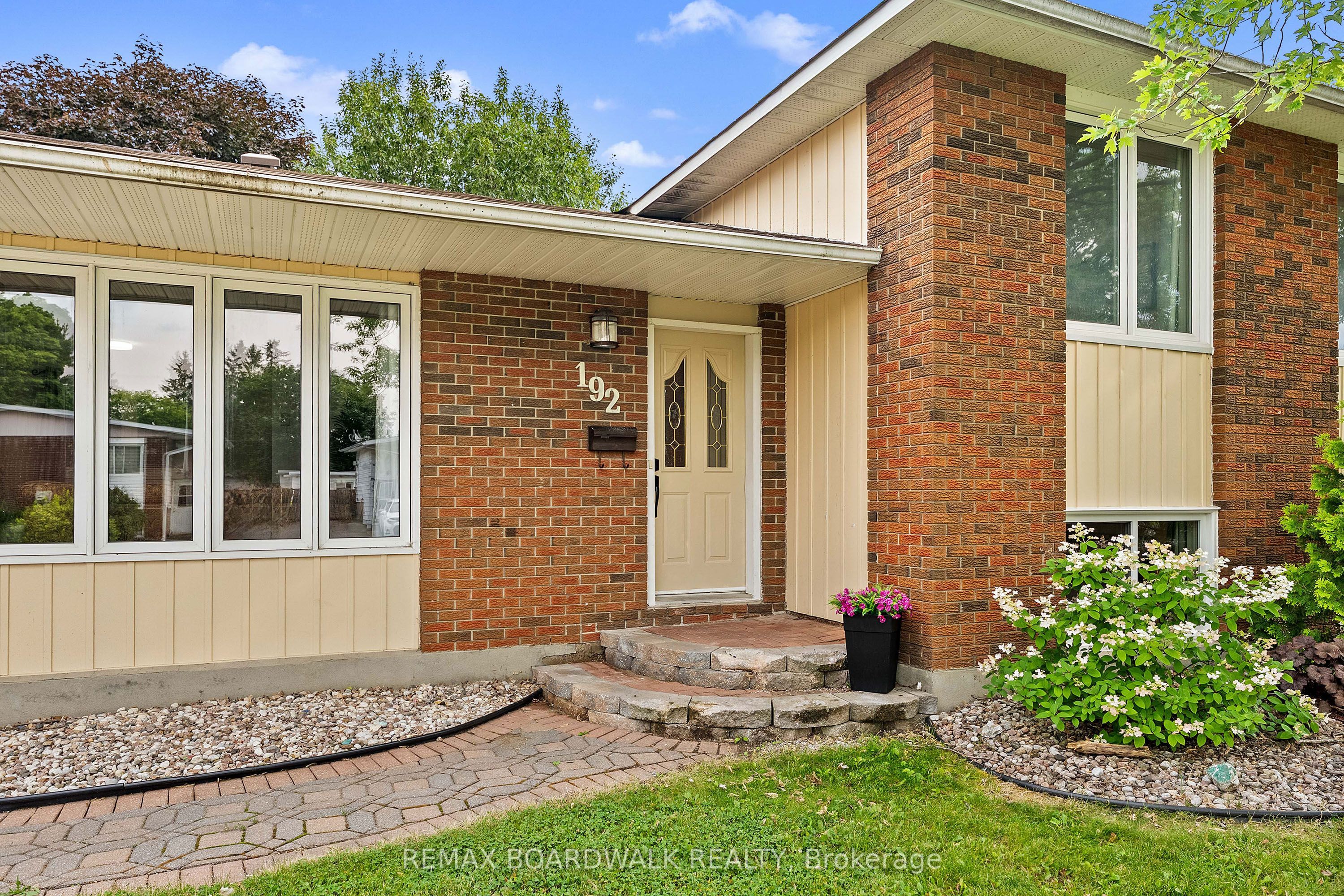 192 Allan Drive Property Photo 2