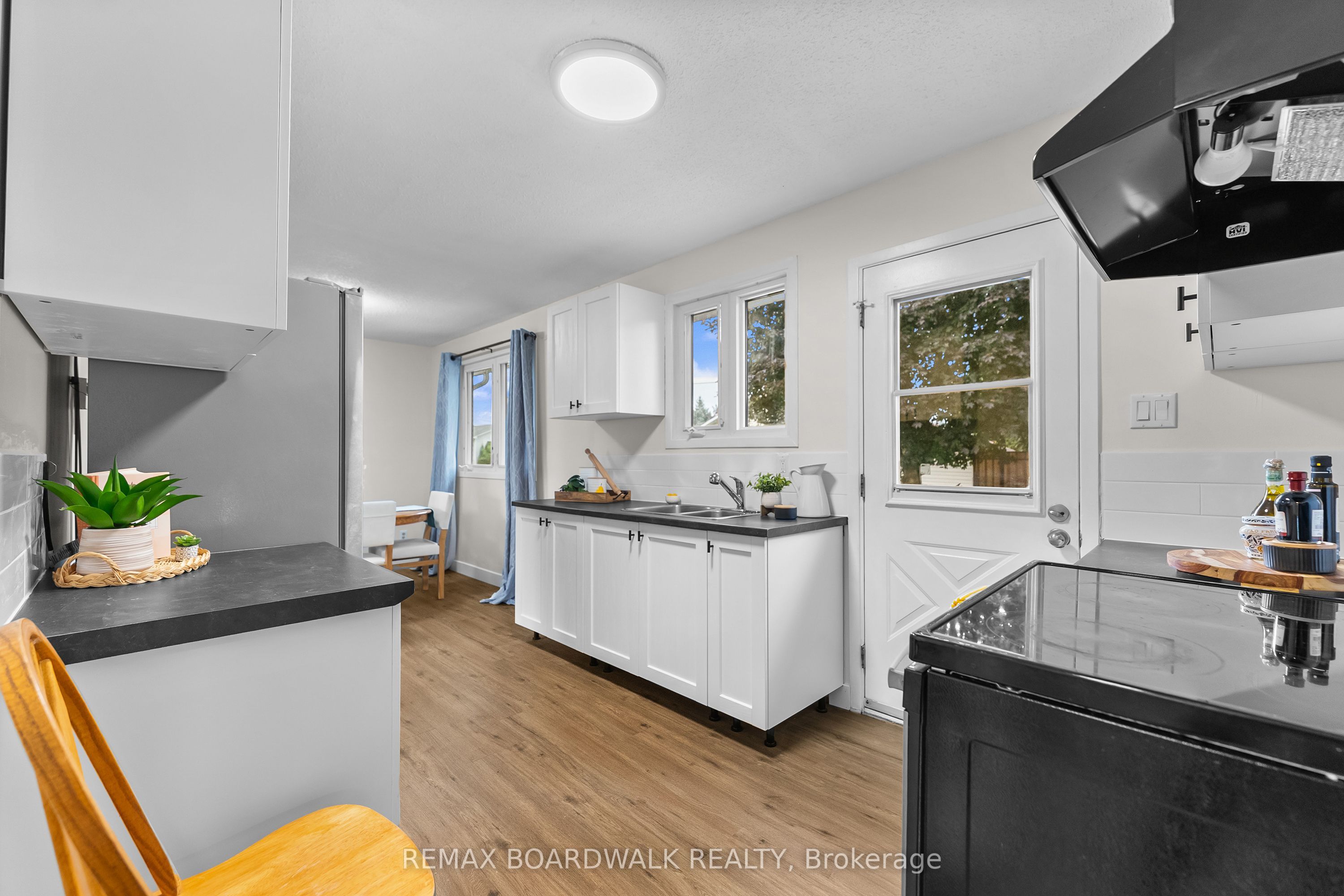 192 Allan Drive Property Photo 12