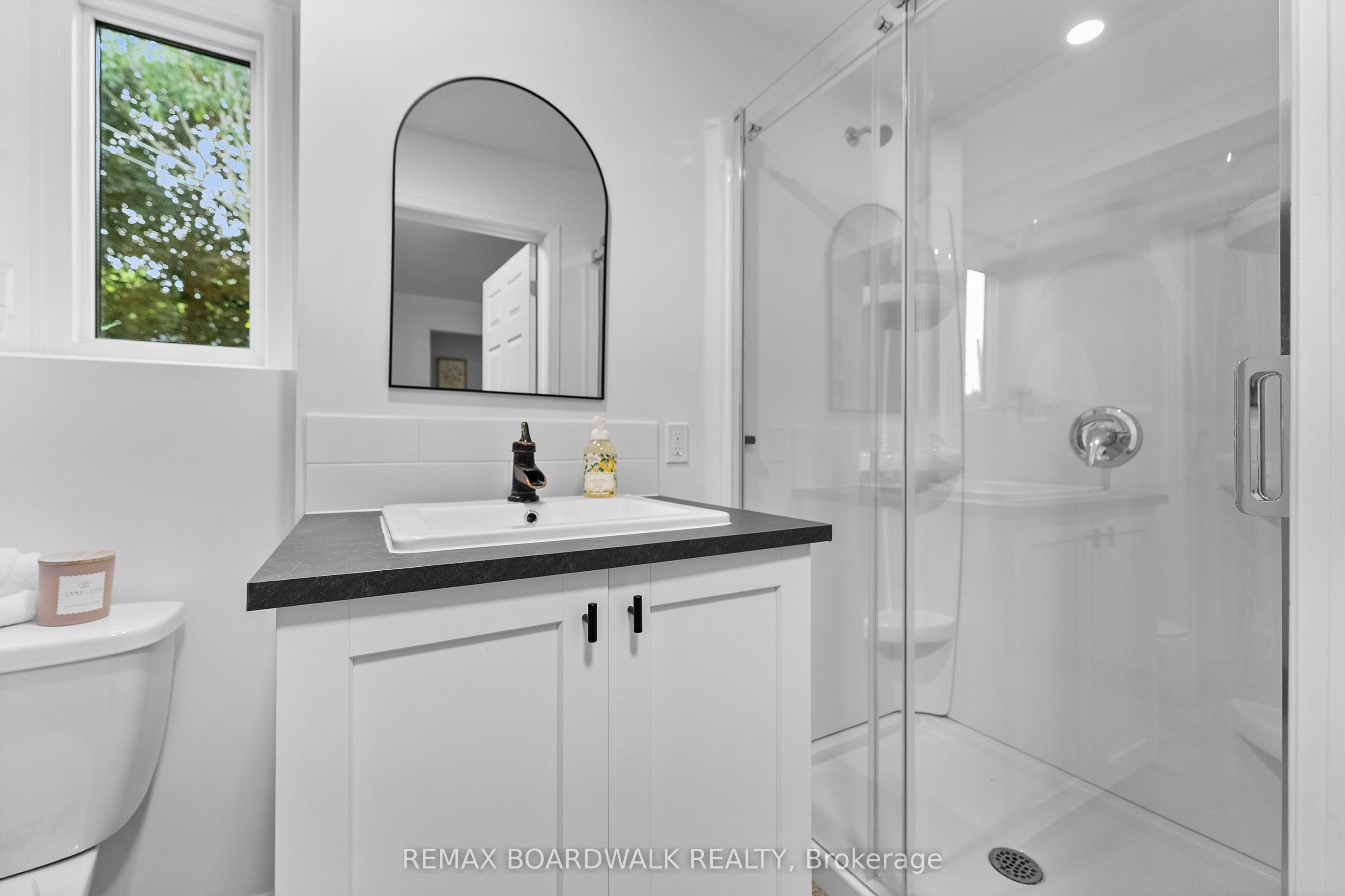 192 Allan Drive Property Photo 23