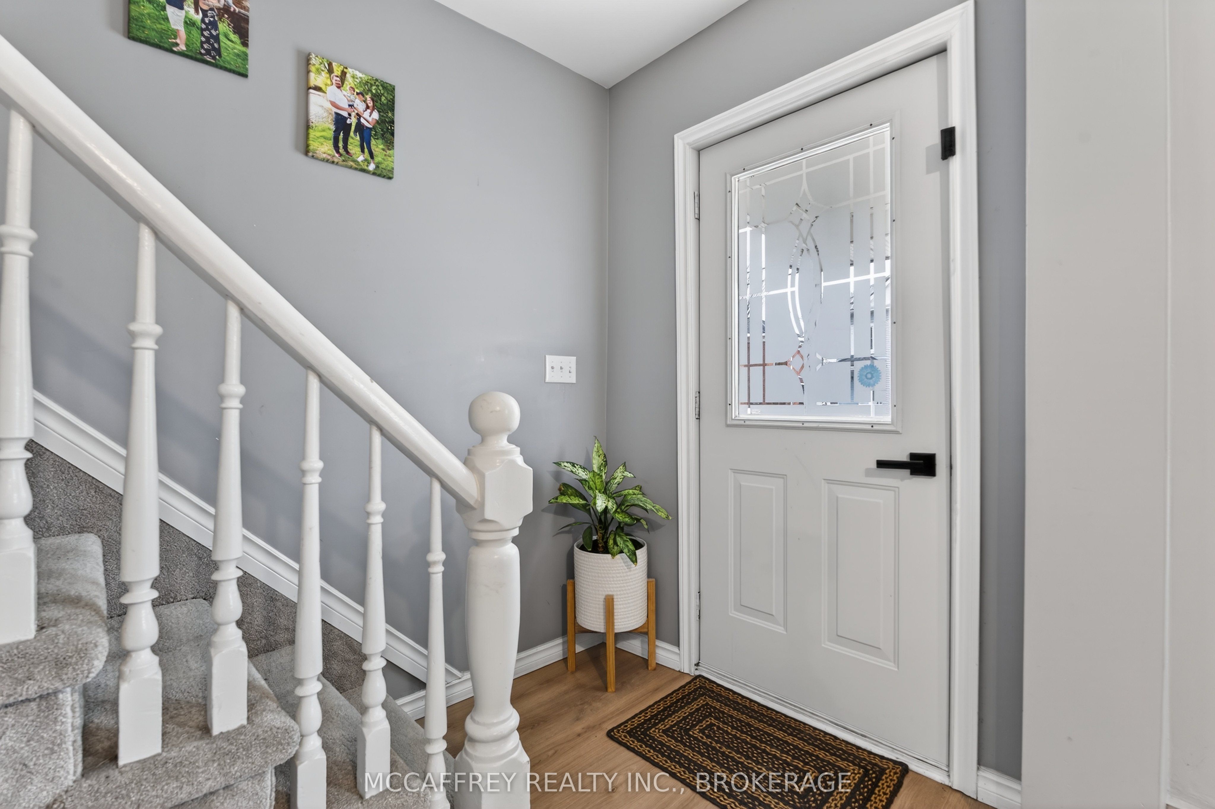 427 Thomas Street Property Photo 3