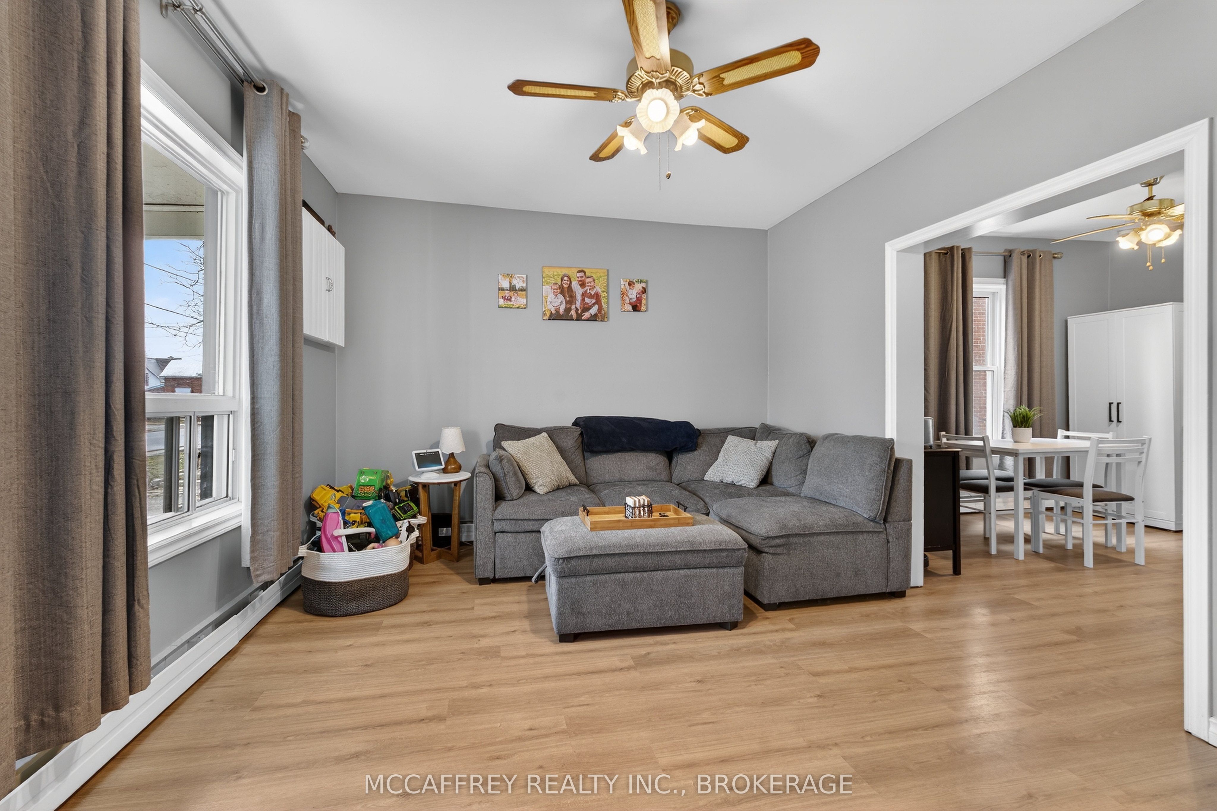 427 Thomas Street Property Photo 4