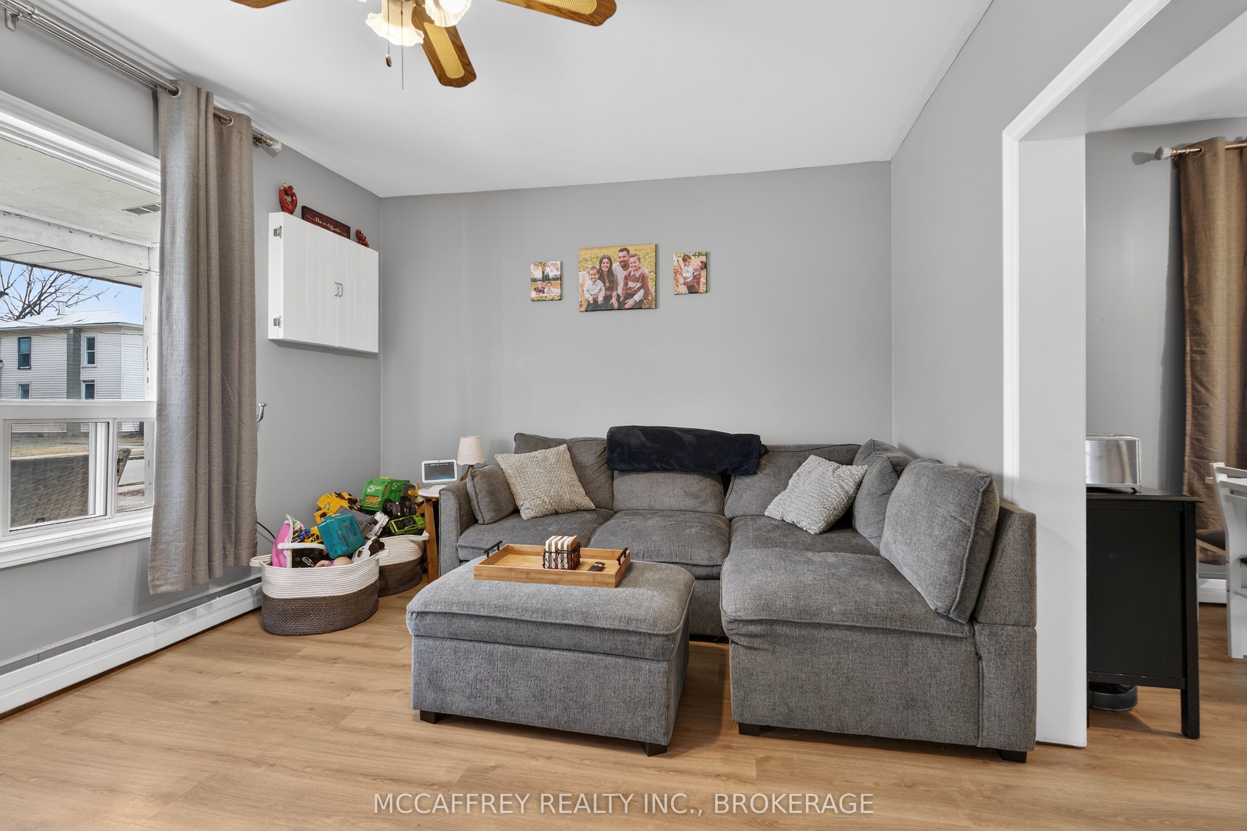 427 Thomas Street Property Photo 5