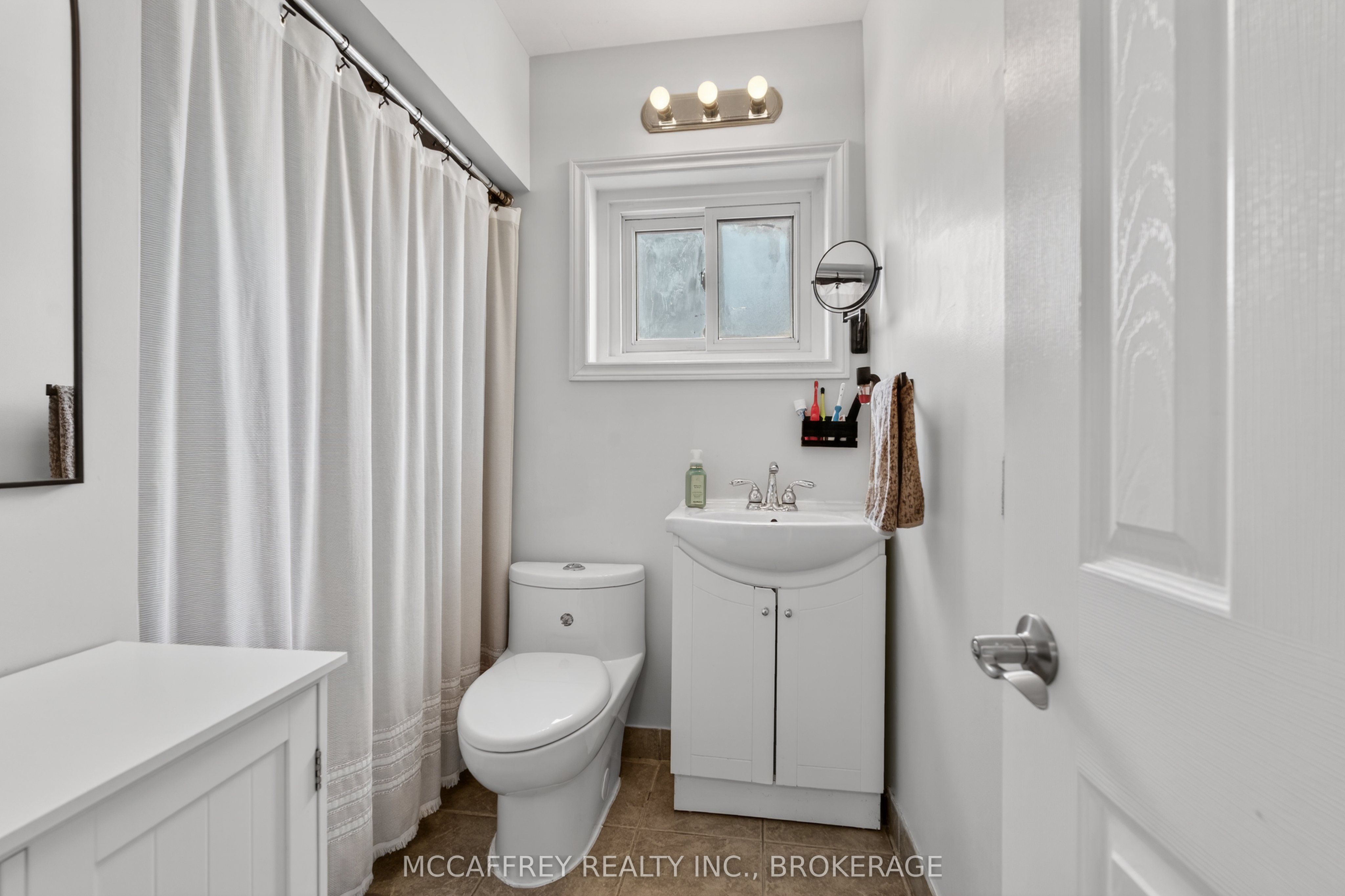 427 Thomas Street Property Photo 13