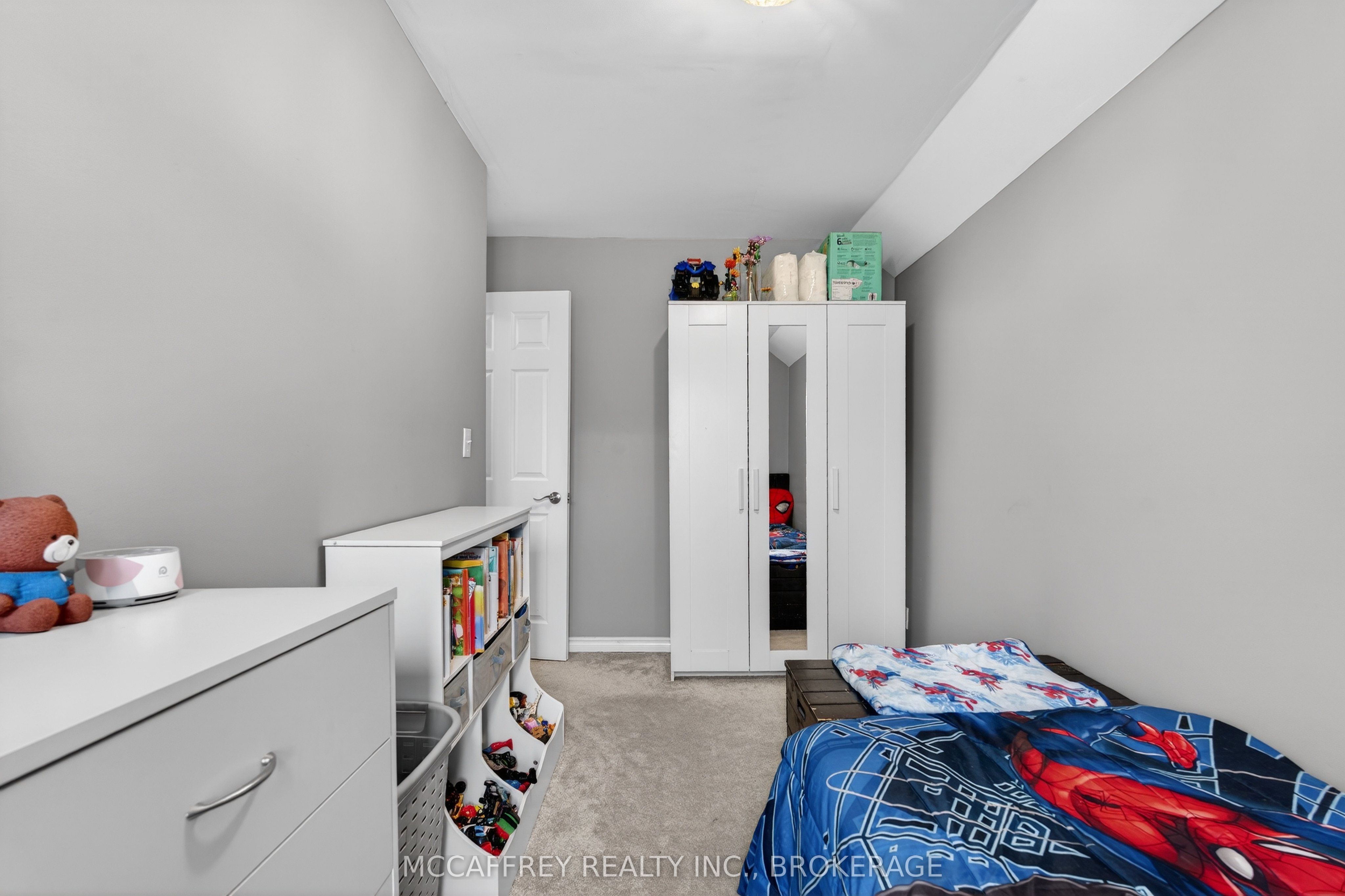 427 Thomas Street Property Photo 16