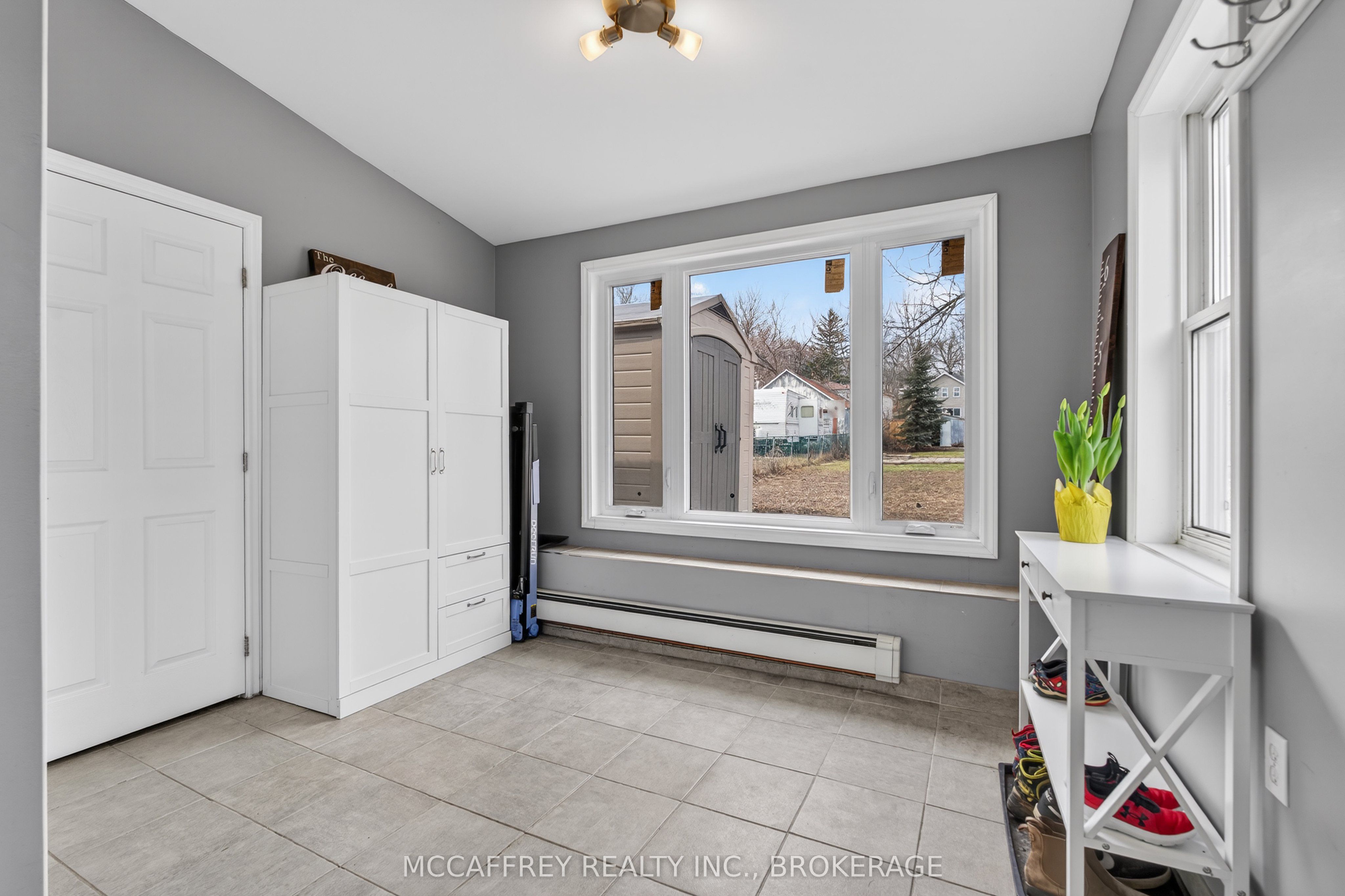 427 Thomas Street Property Photo 17