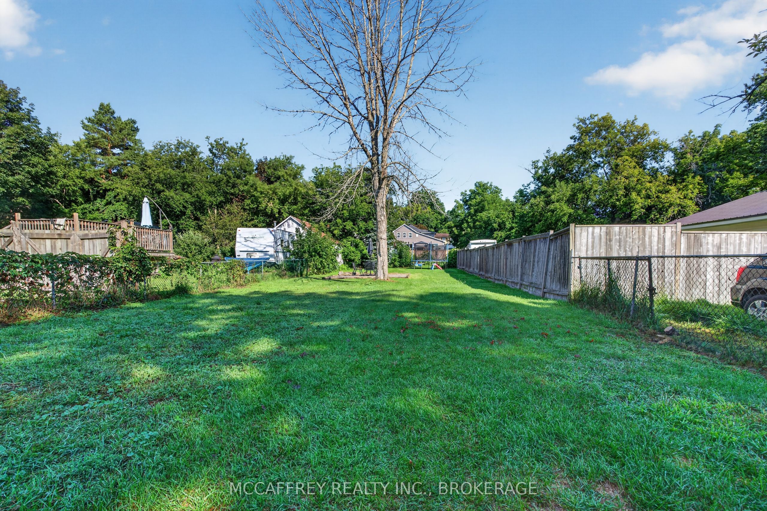 427 Thomas Street Property Photo 23