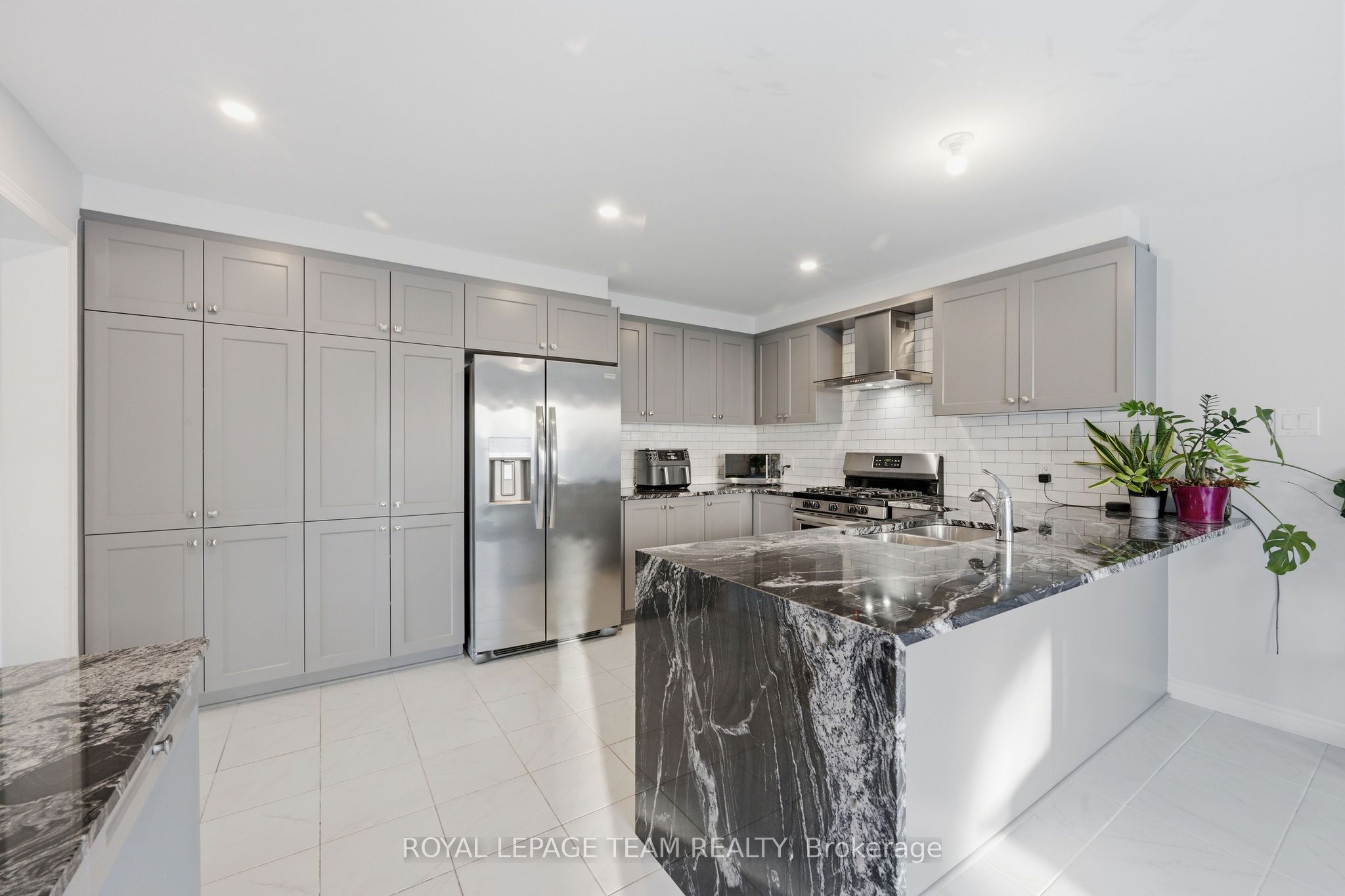 153 Unity Place Property Photo 6