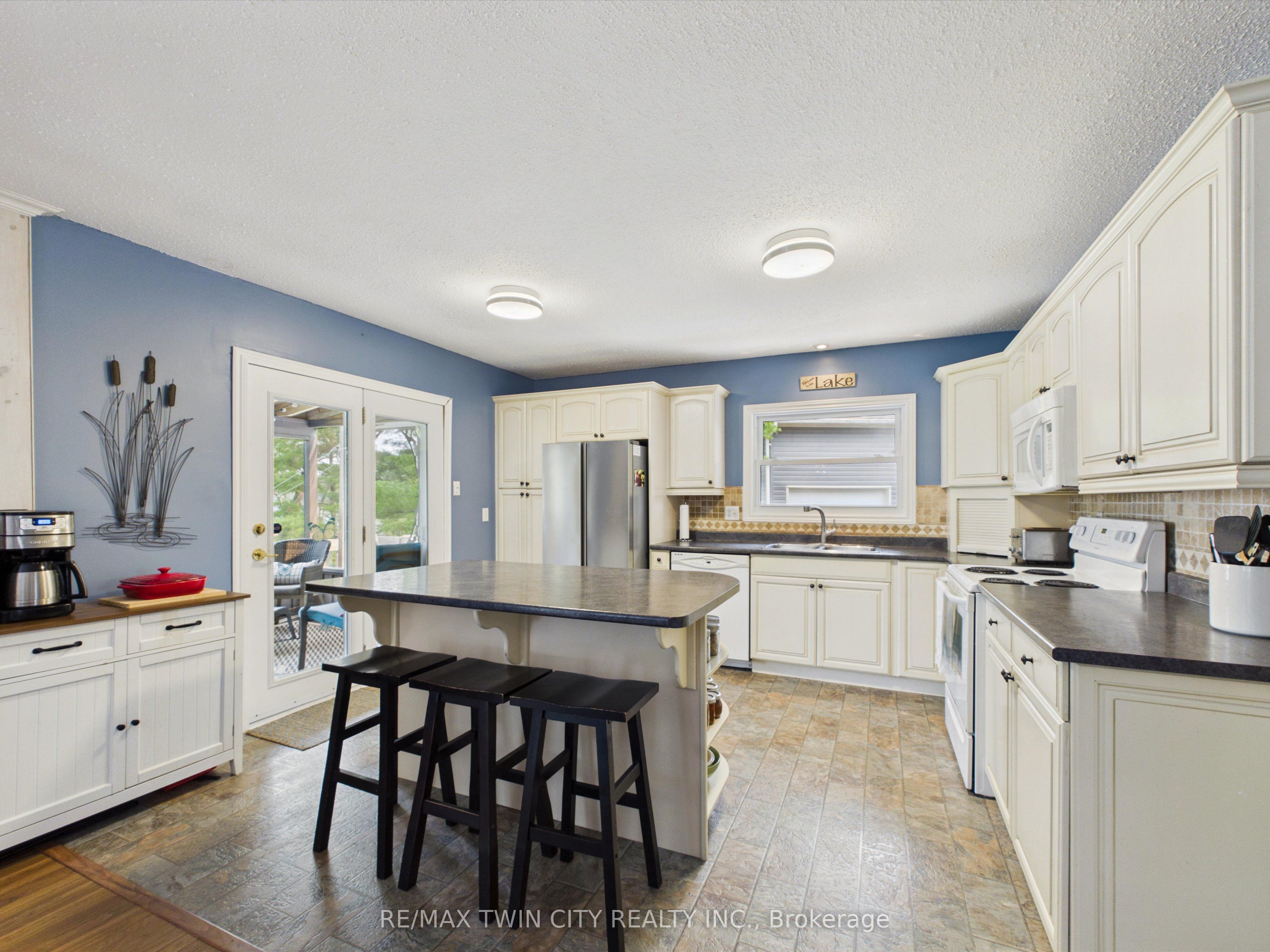 51 Mckellar Lake Road Property Photo 6