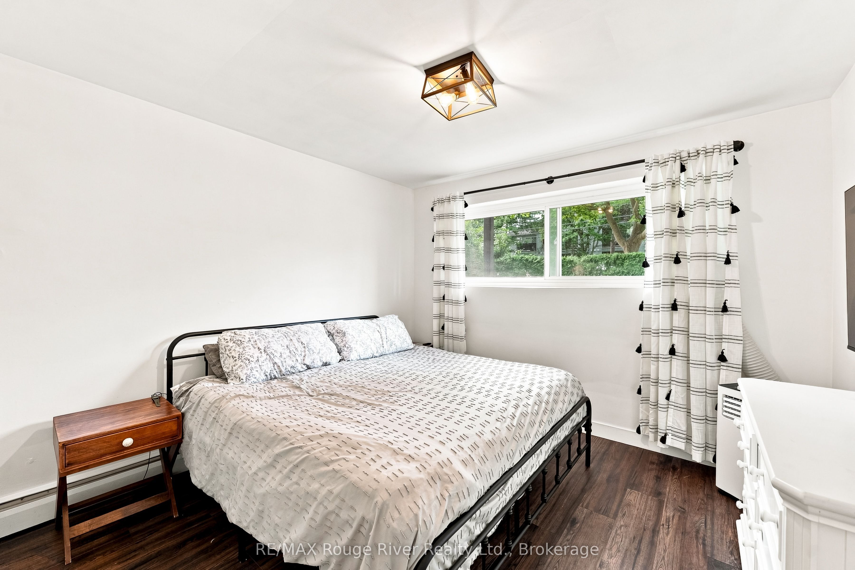242 D'arcy Street 3 Property Photo 13