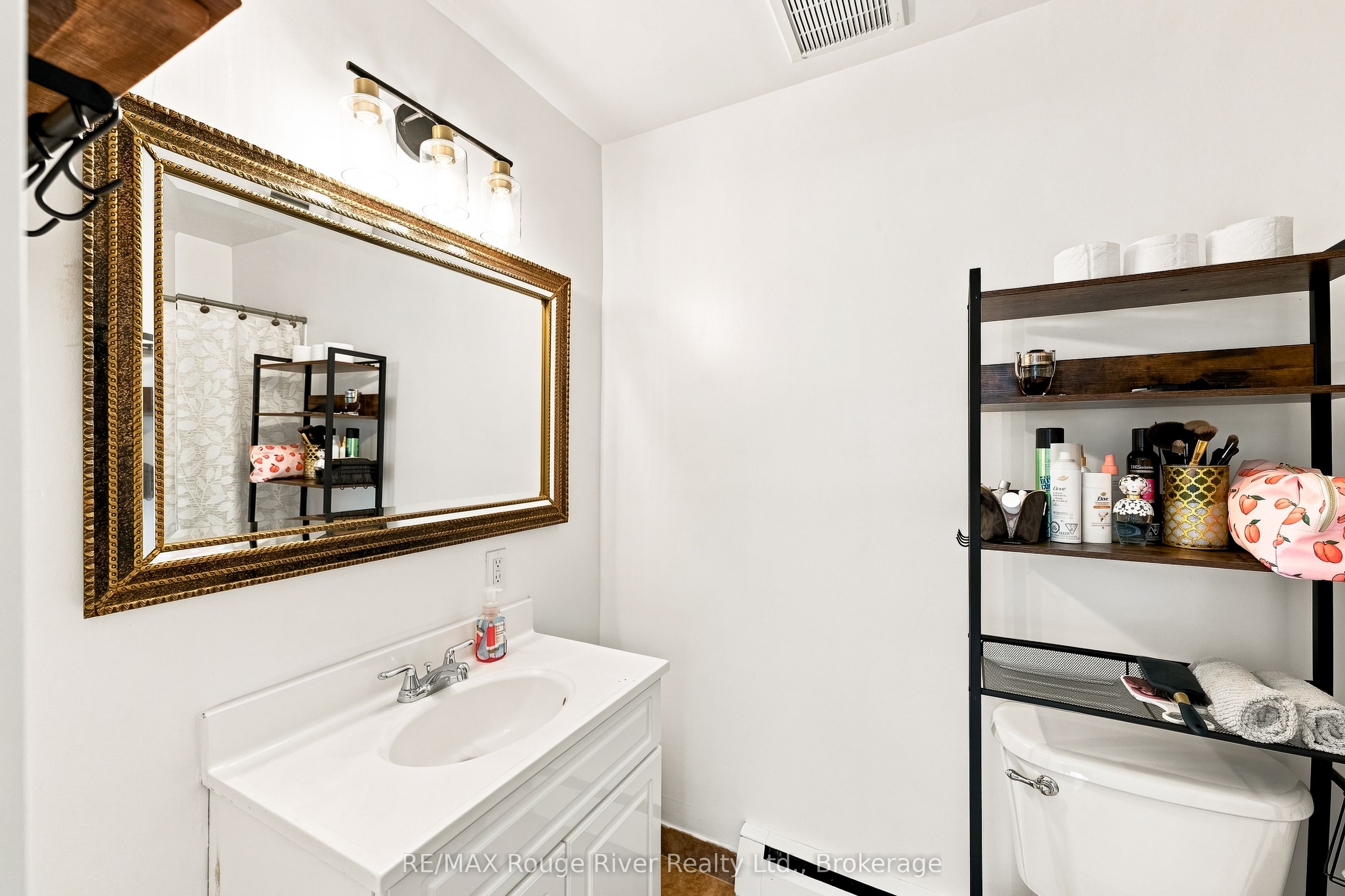 242 D'arcy Street 3 Property Photo 18