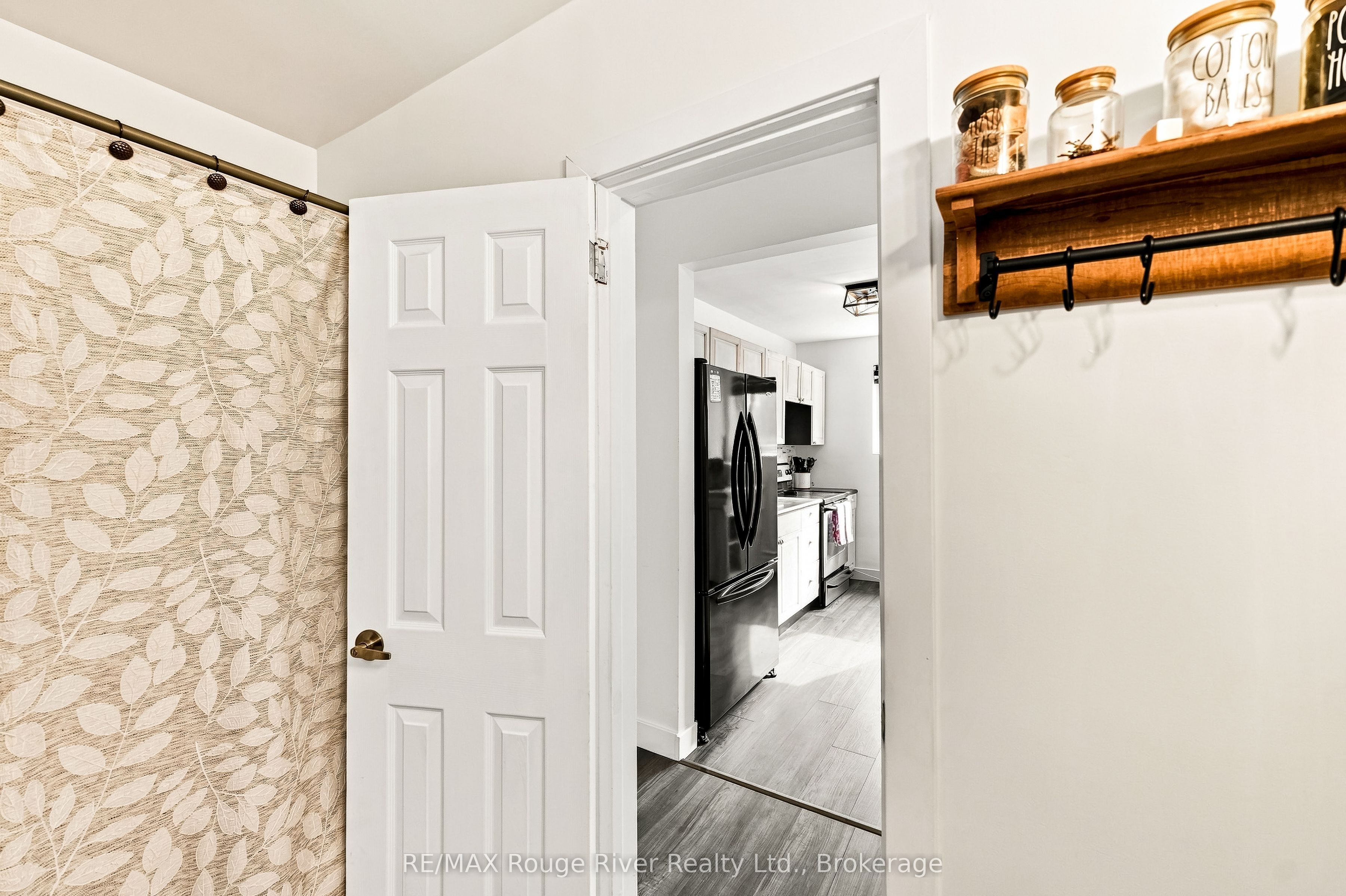 242 D'arcy Street 3 Property Photo 19
