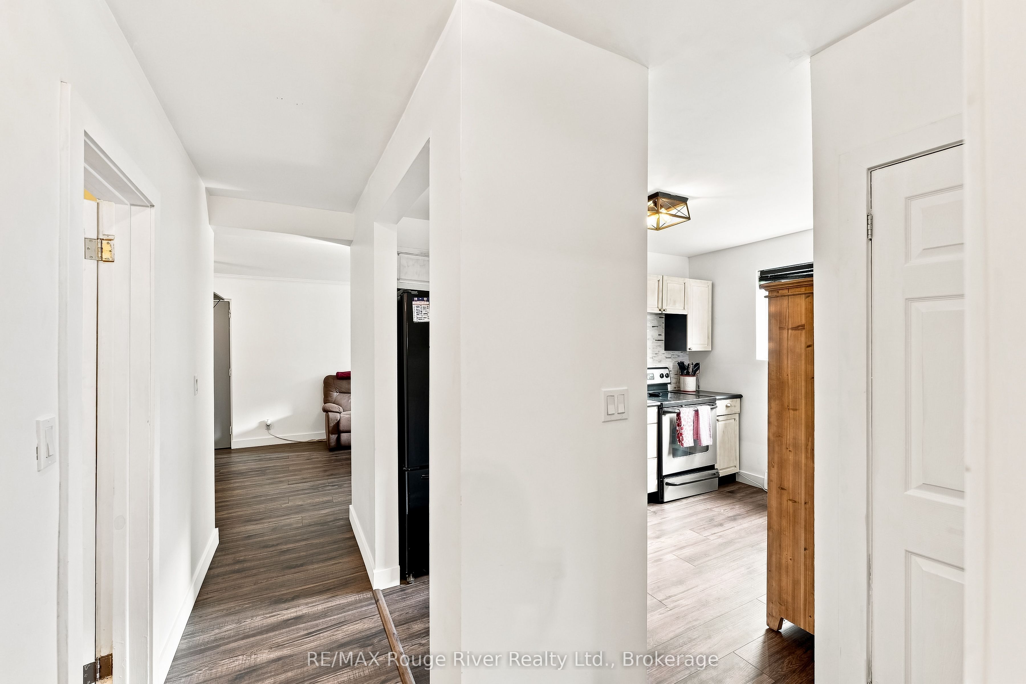 242 D'arcy Street 3 Property Photo 20