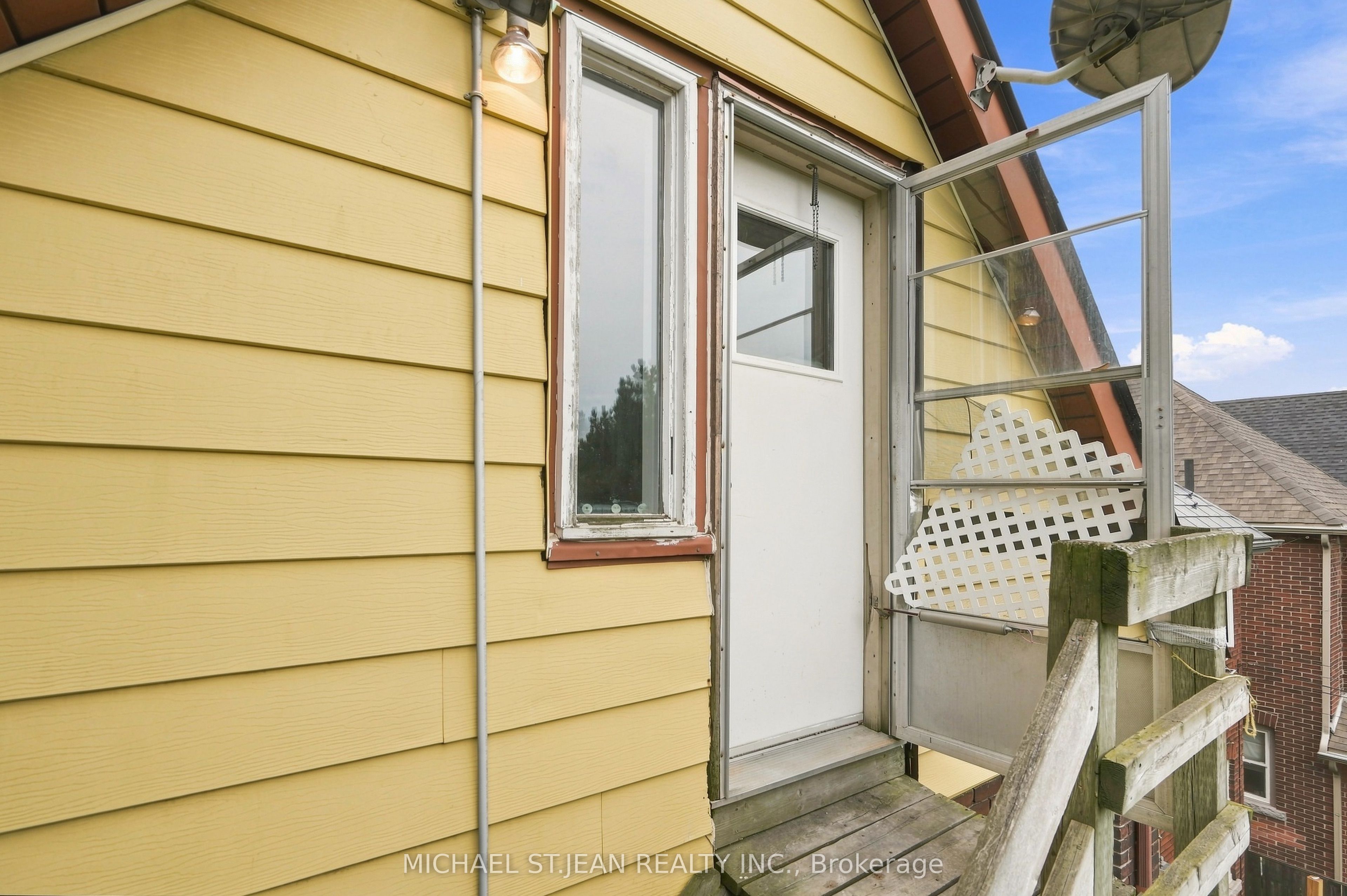 105 Rosemont Avenue Property Photo 31