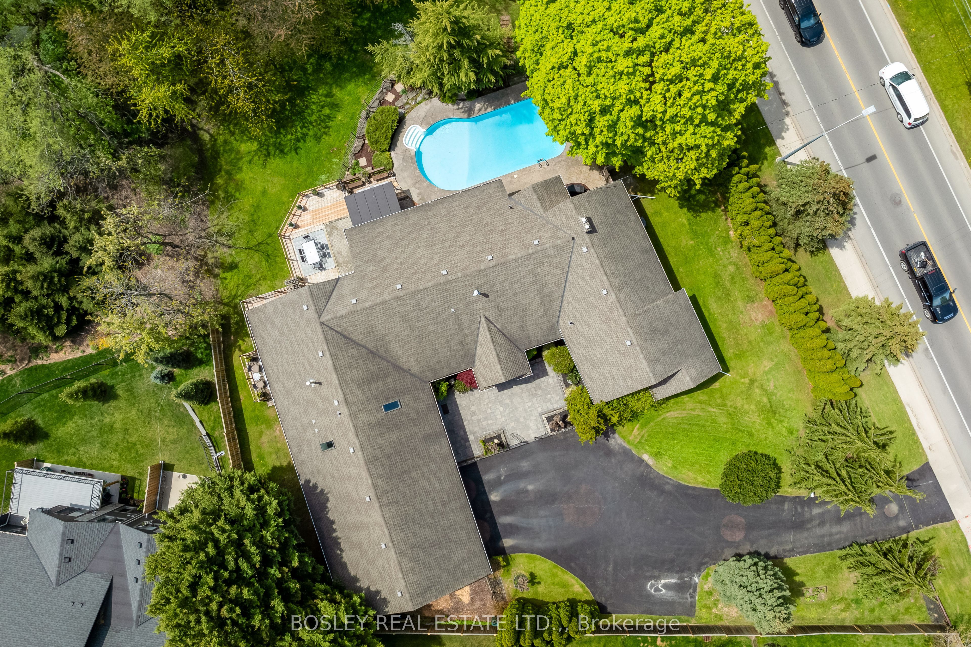 166 Lakeshore Road Property Photo 2