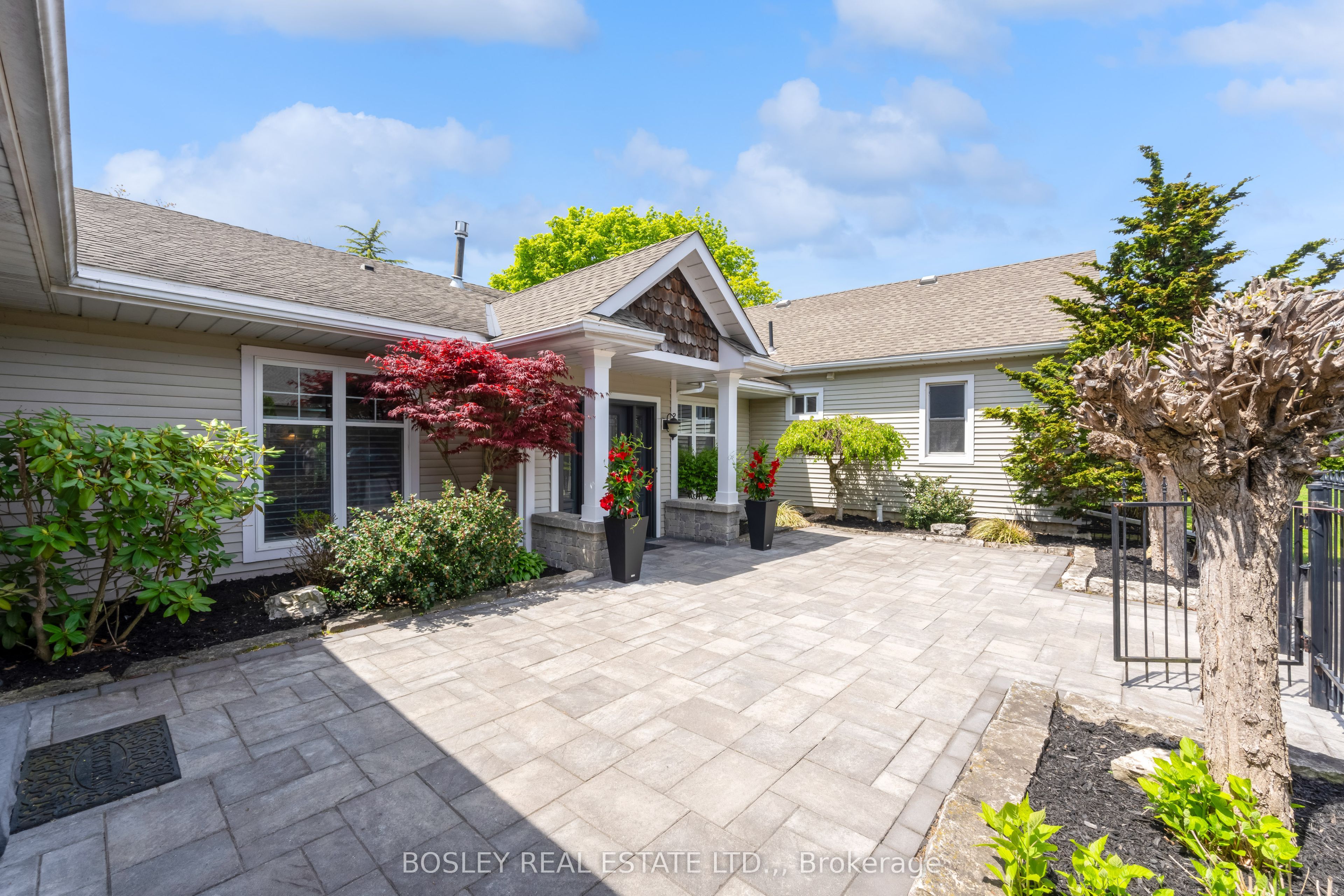 166 Lakeshore Road Property Photo 8