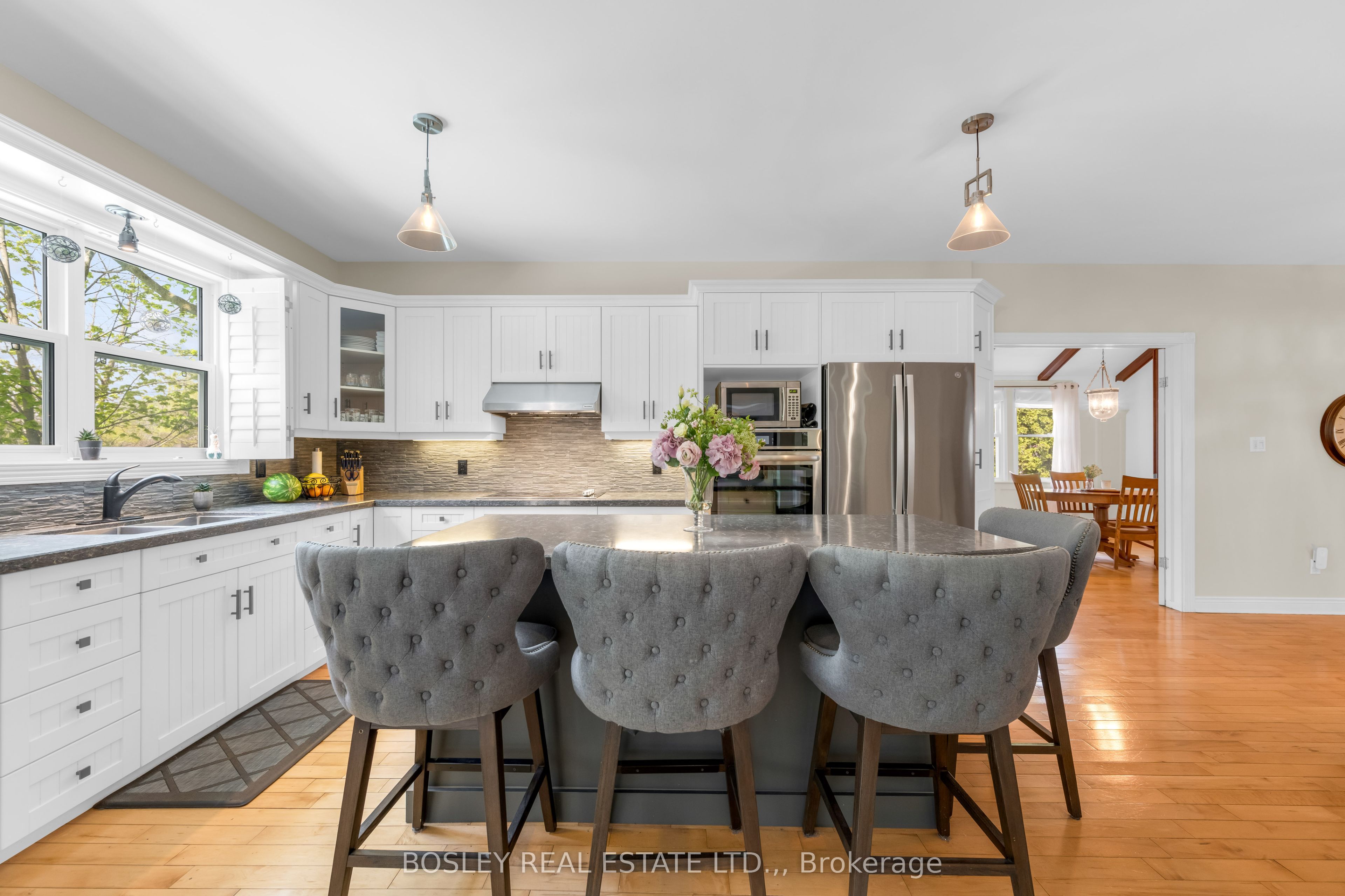 166 Lakeshore Road Property Photo 16