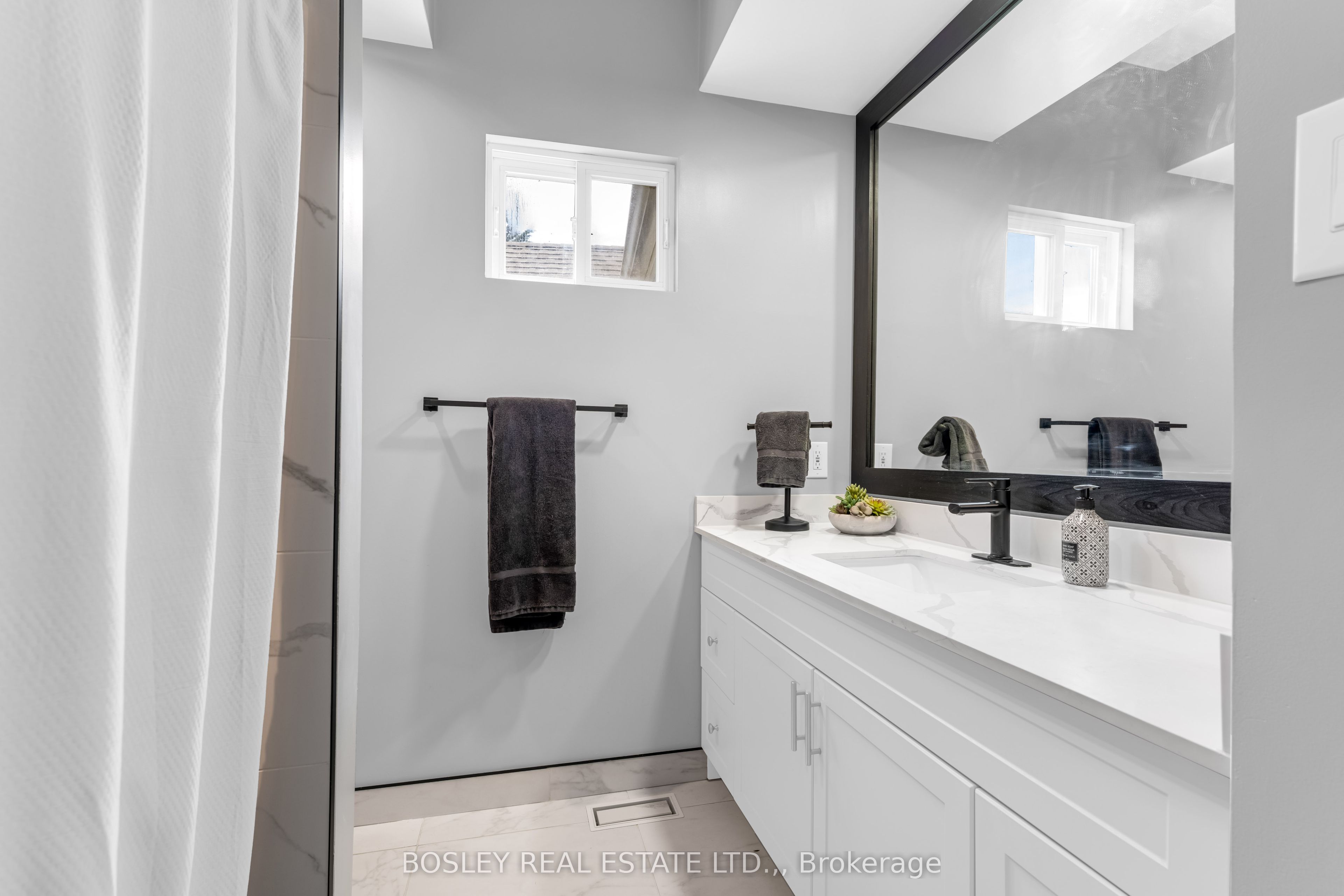 166 Lakeshore Road Property Photo 27